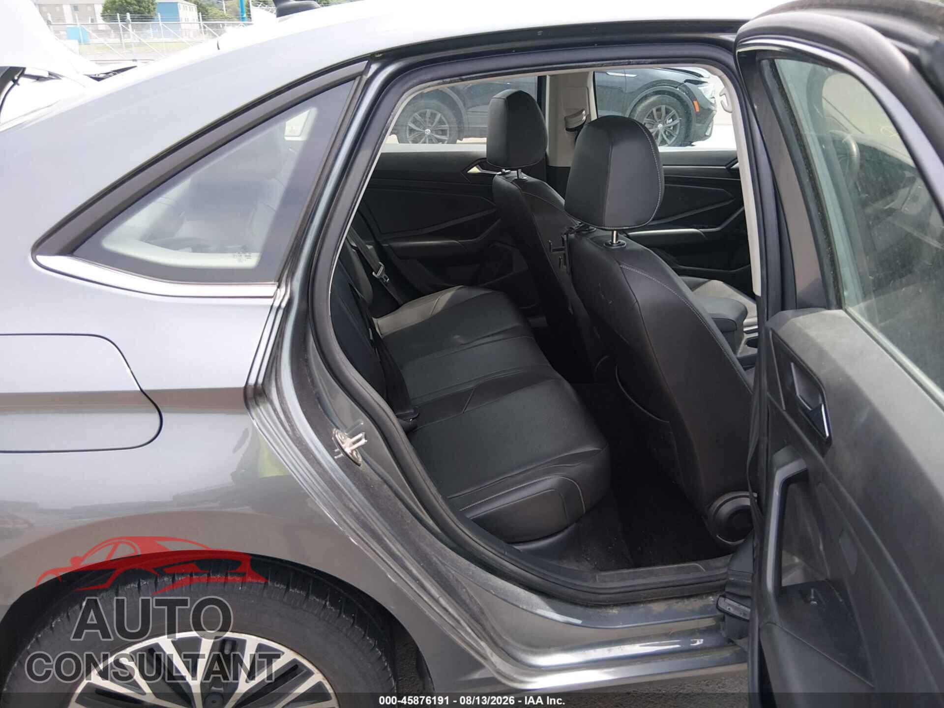 VOLKSWAGEN JETTA 2019 - 3VWEB7BU5KM271111