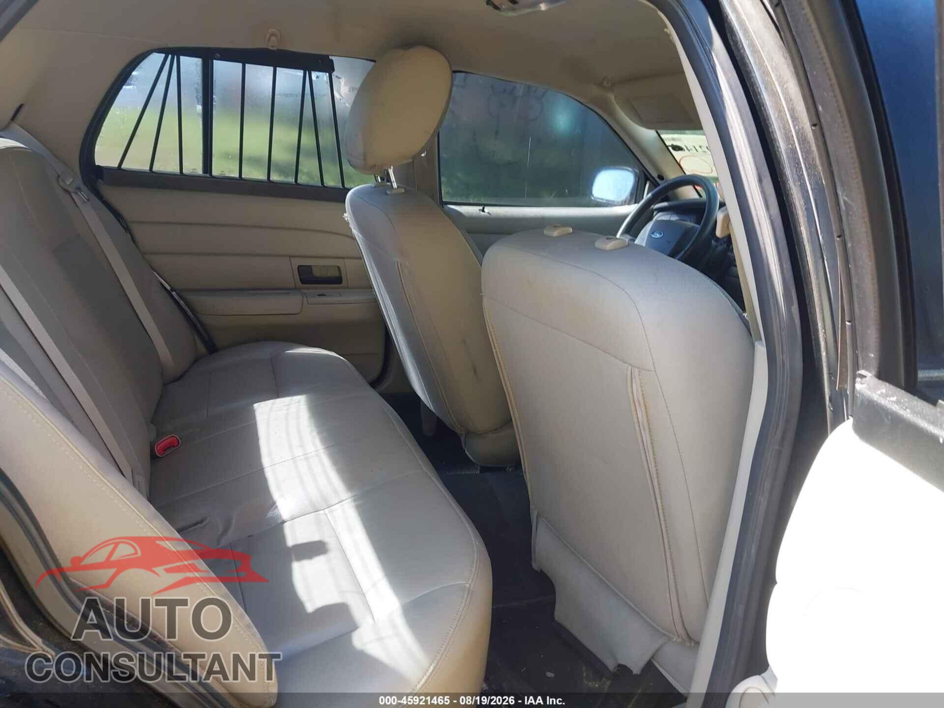 FORD CROWN VICTORIA 2011 - 2FABP7BV0BX105590