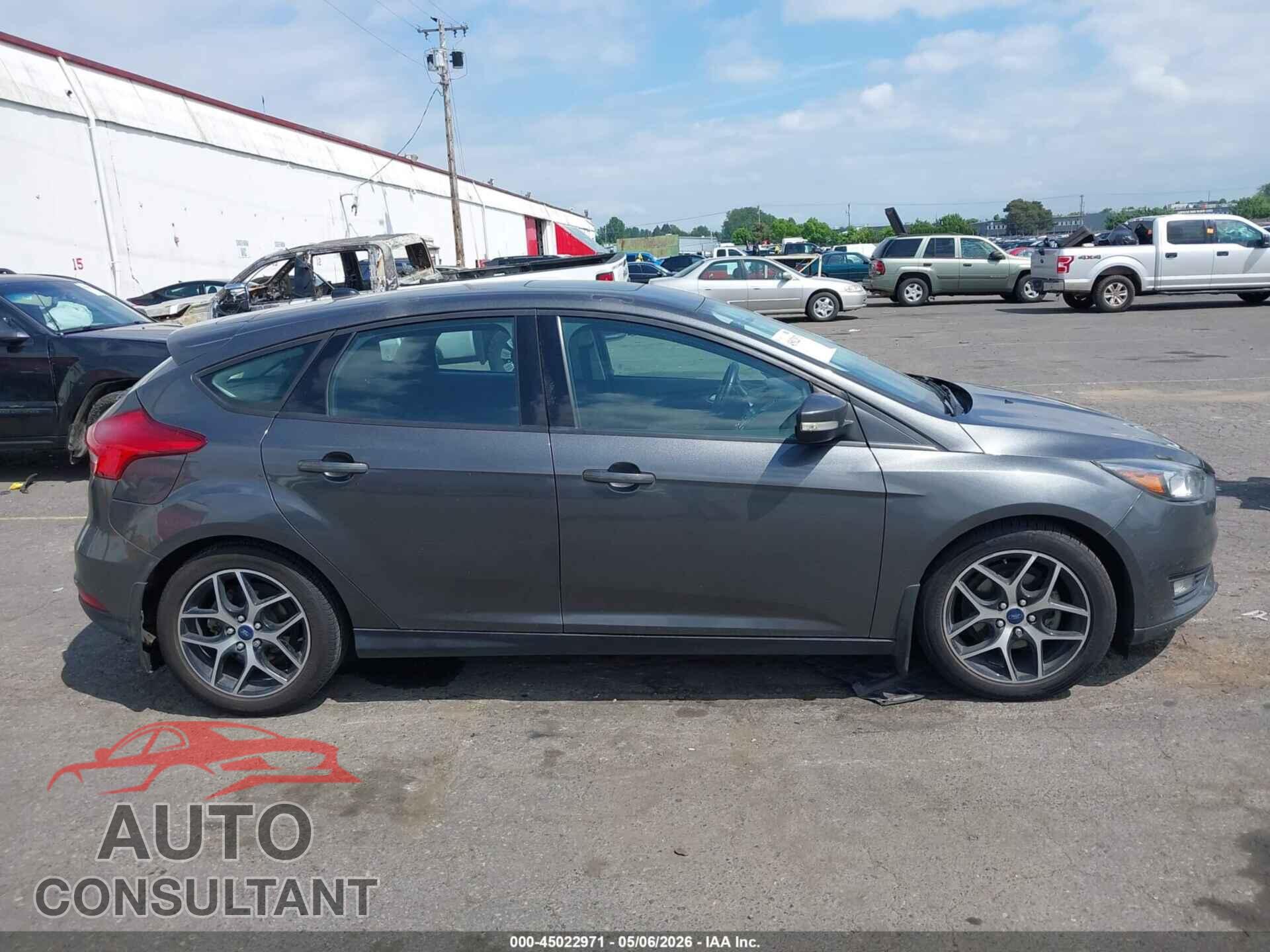 FORD FOCUS 2017 - 1FADP3M28HL296329