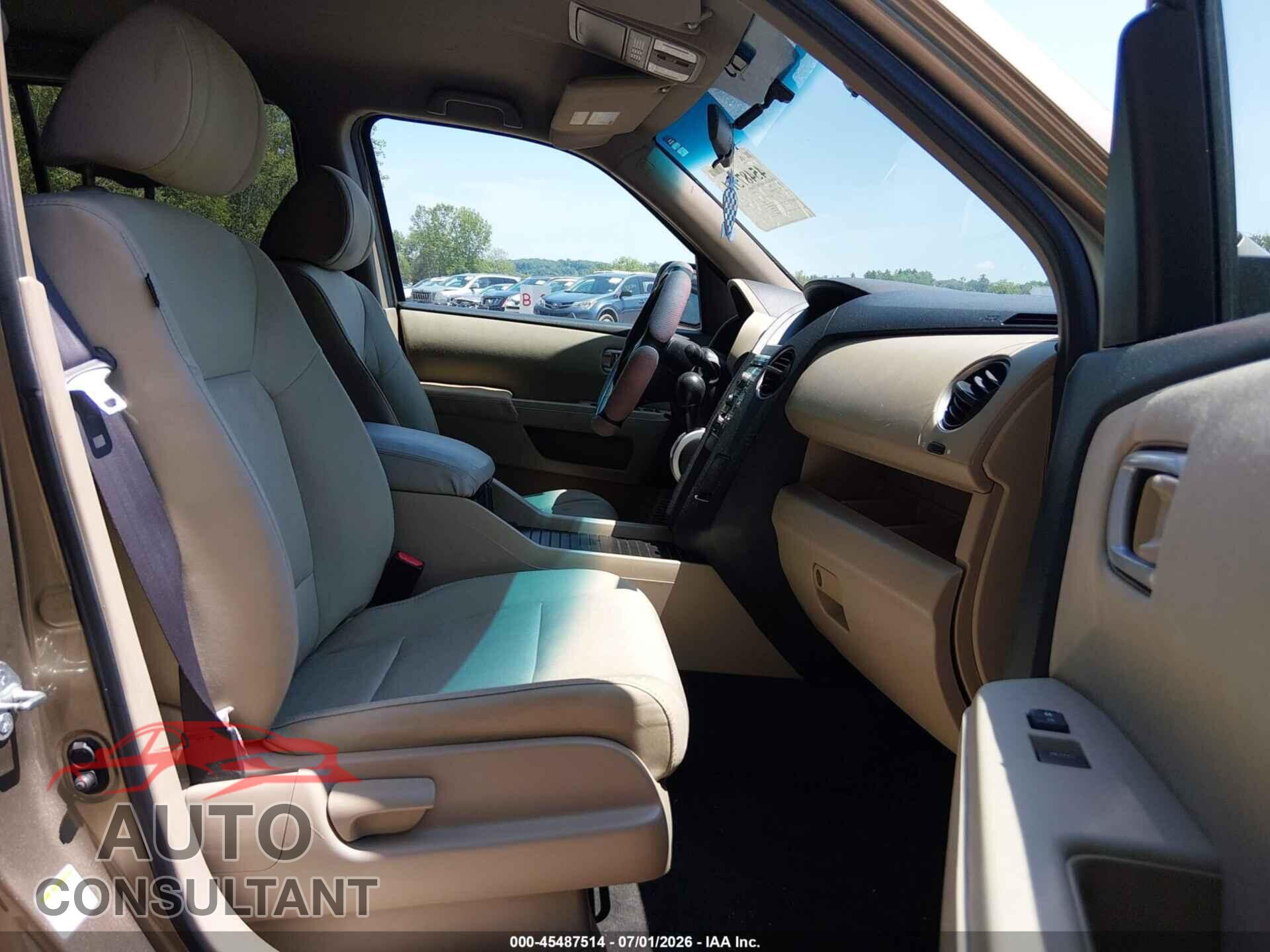 HONDA PILOT 2011 - 5FNYF4H25BB033319