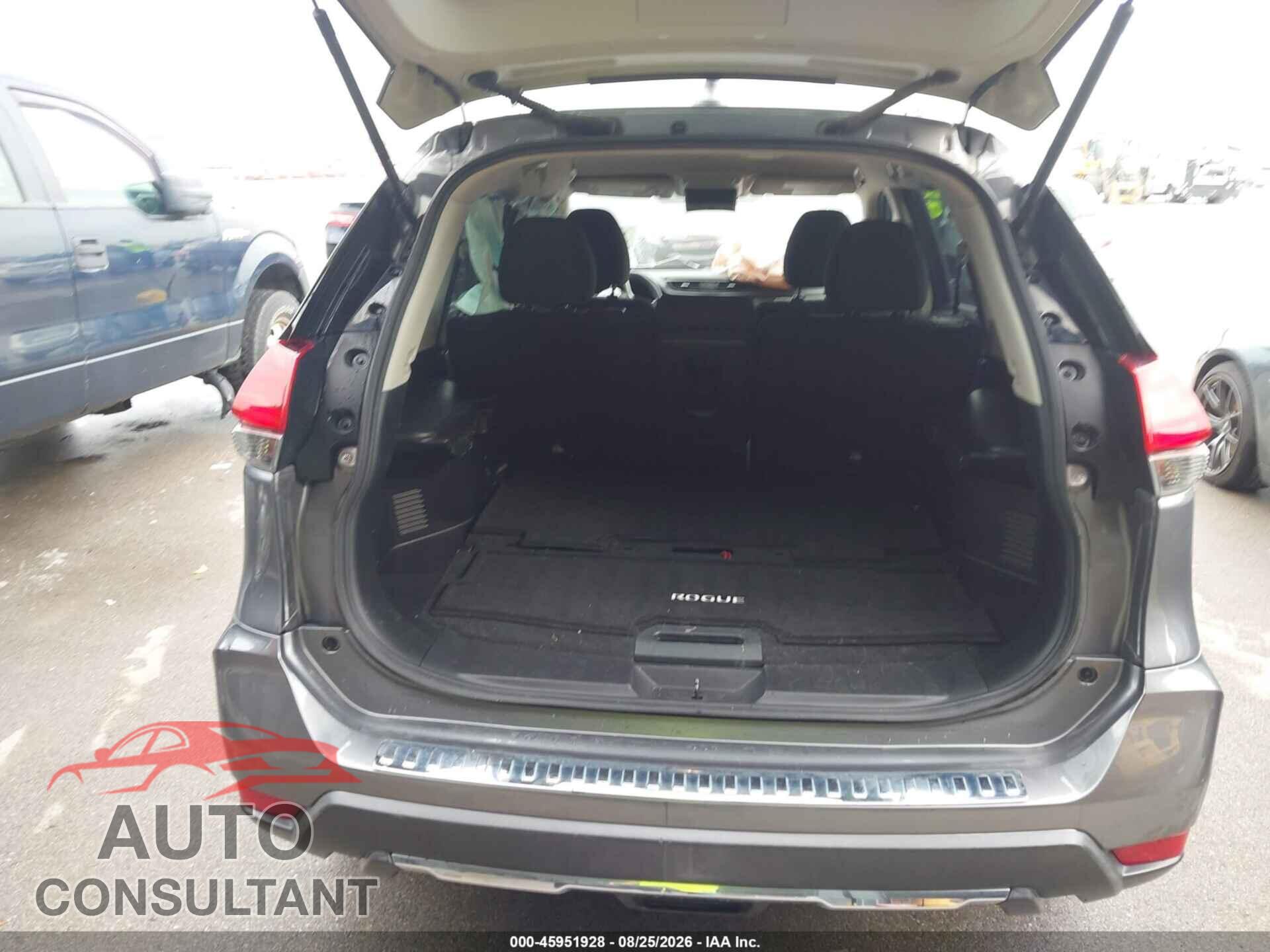 NISSAN ROGUE 2017 - KNMAT2MT1HP578803