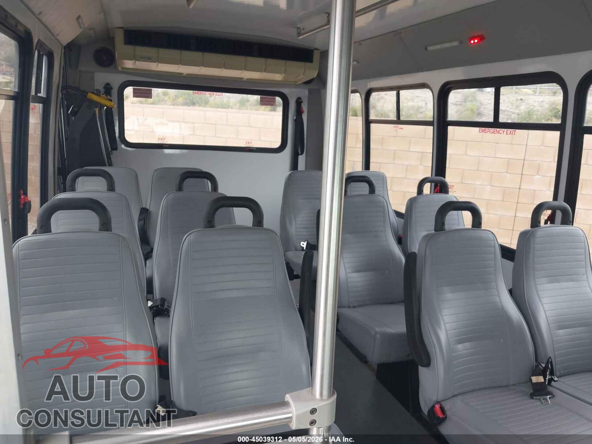 FORD E-450 CUTAWAY 2012 - 1FDFE4FS8CDA92852