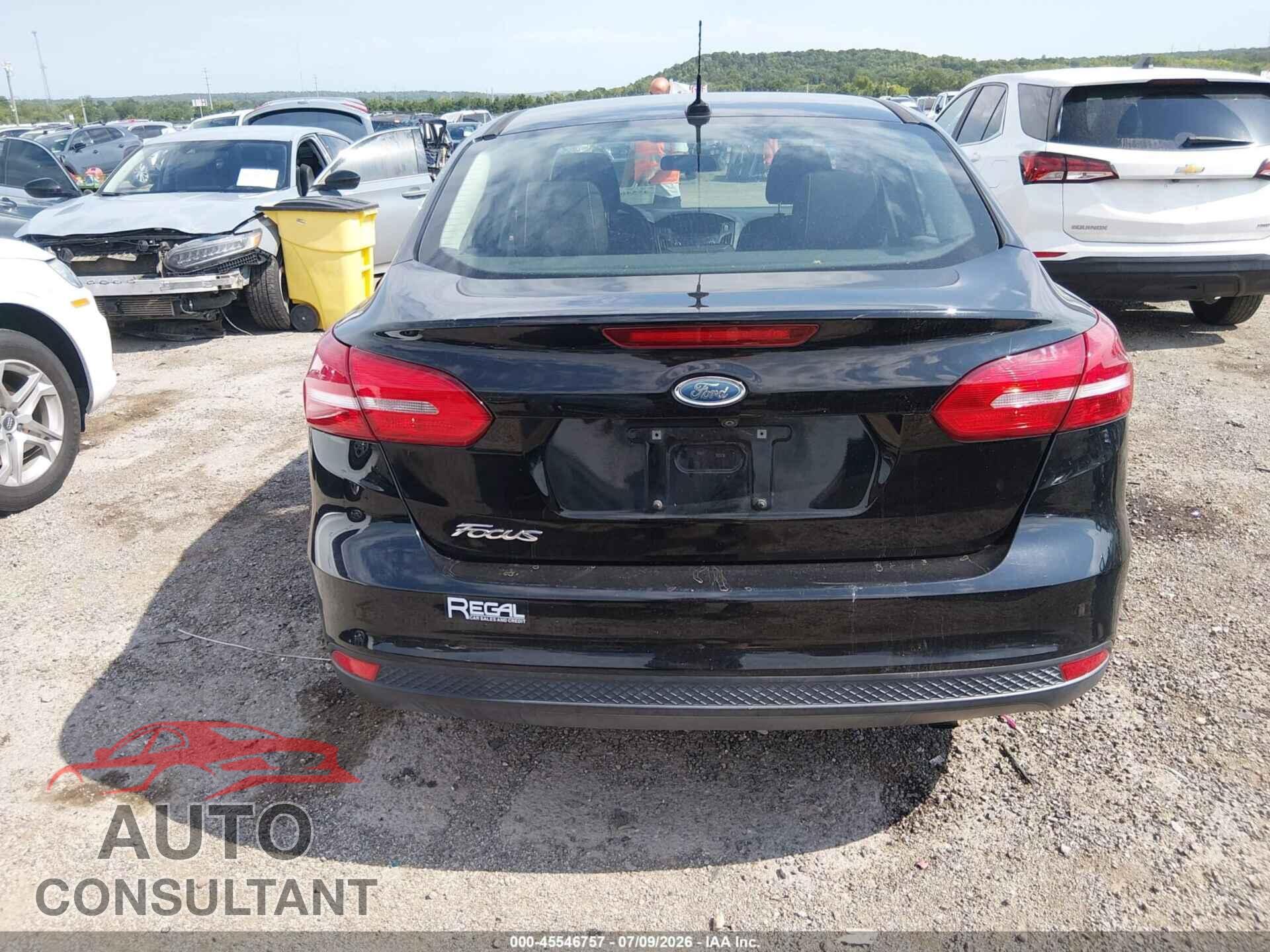 FORD FOCUS 2017 - 1FADP3E23HL313682