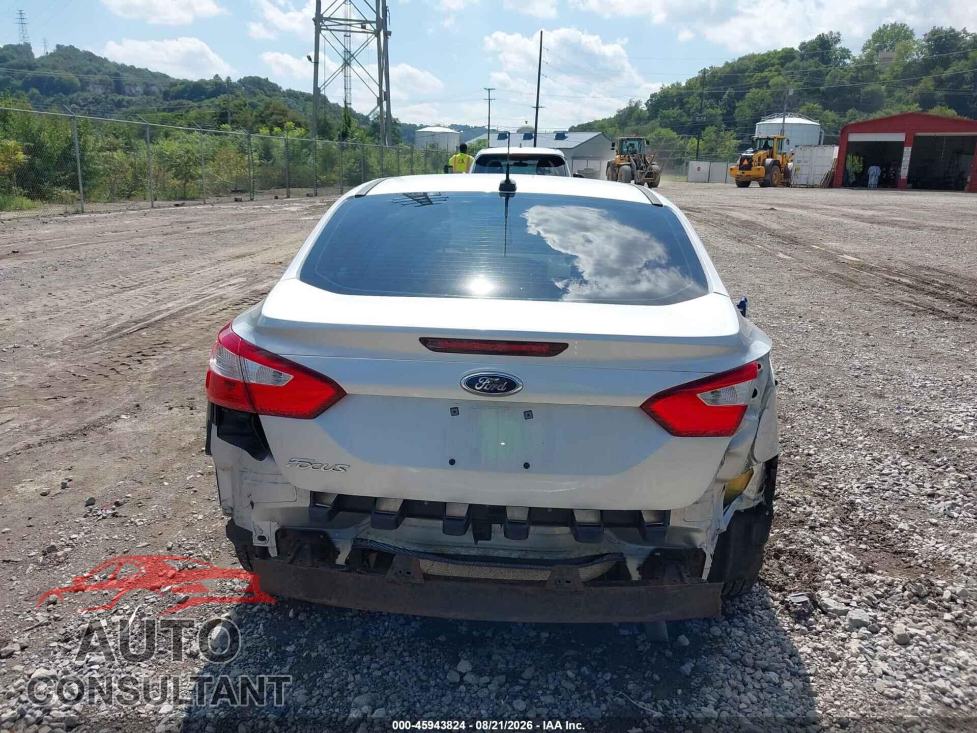 FORD FOCUS 2014 - 1FADP3E26EL257569