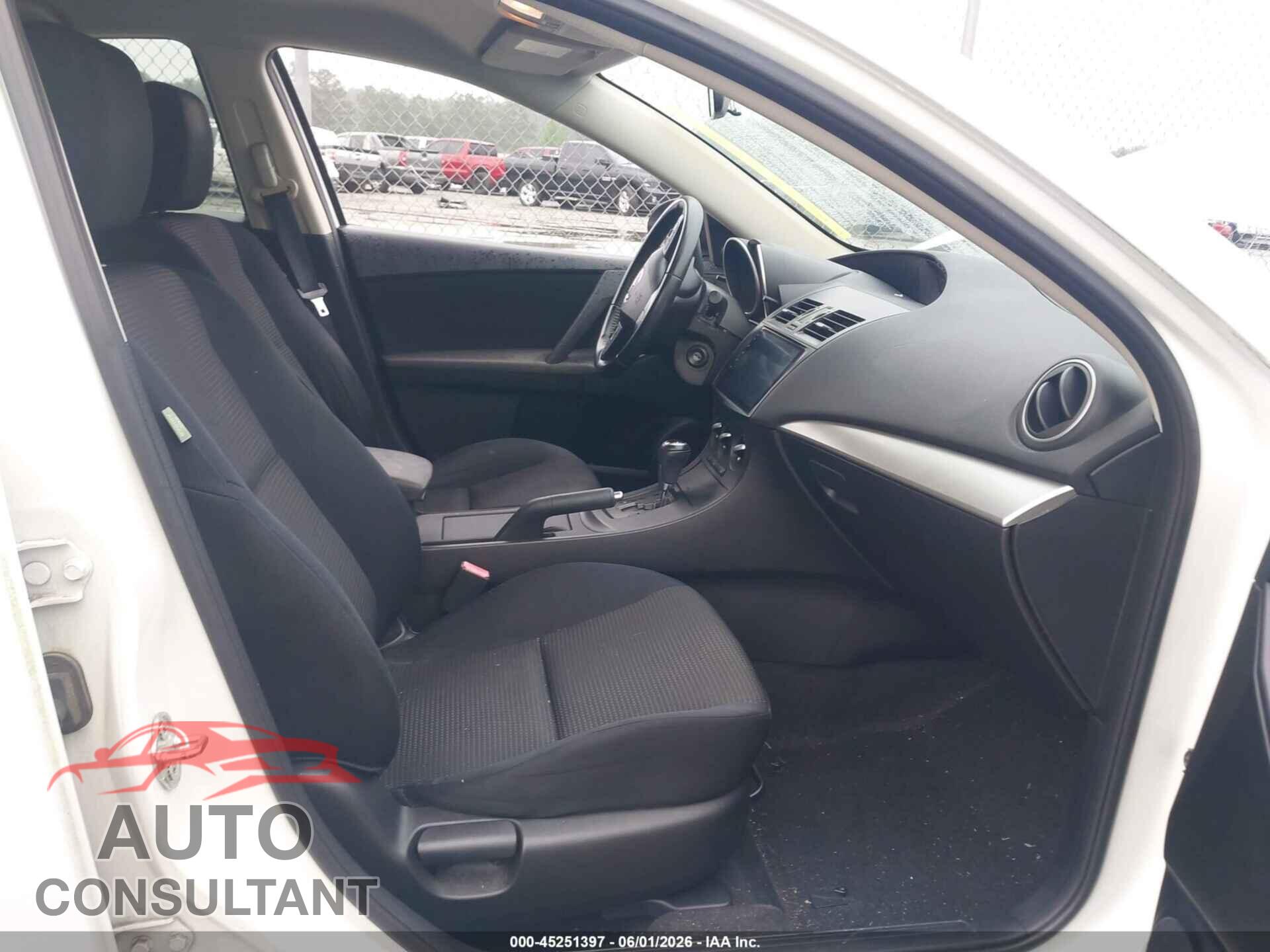 MAZDA MAZDA3 2012 - JM1BL1V75C1554967