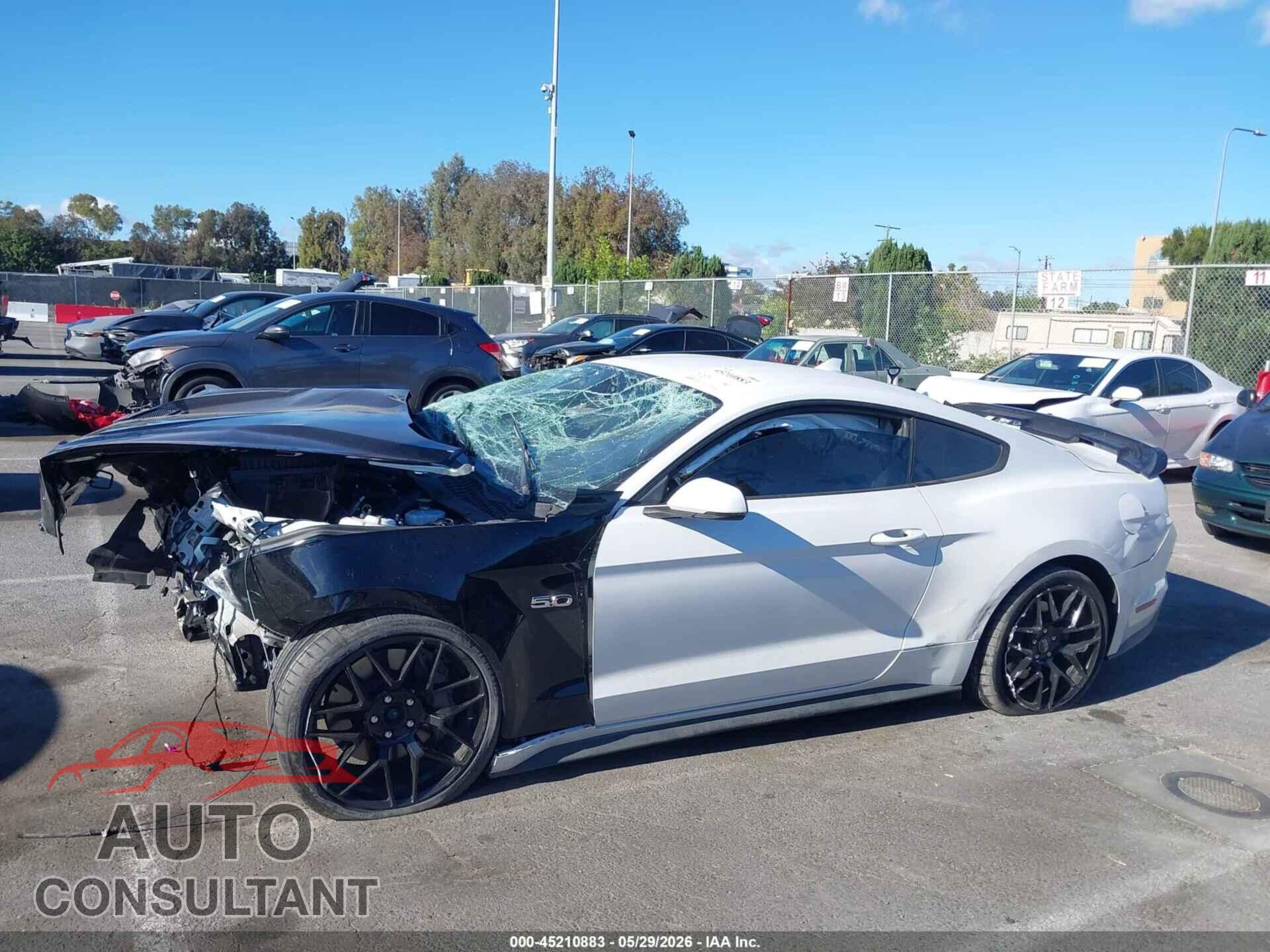 FORD MUSTANG 2020 - 1FA6P8CF2L5182897