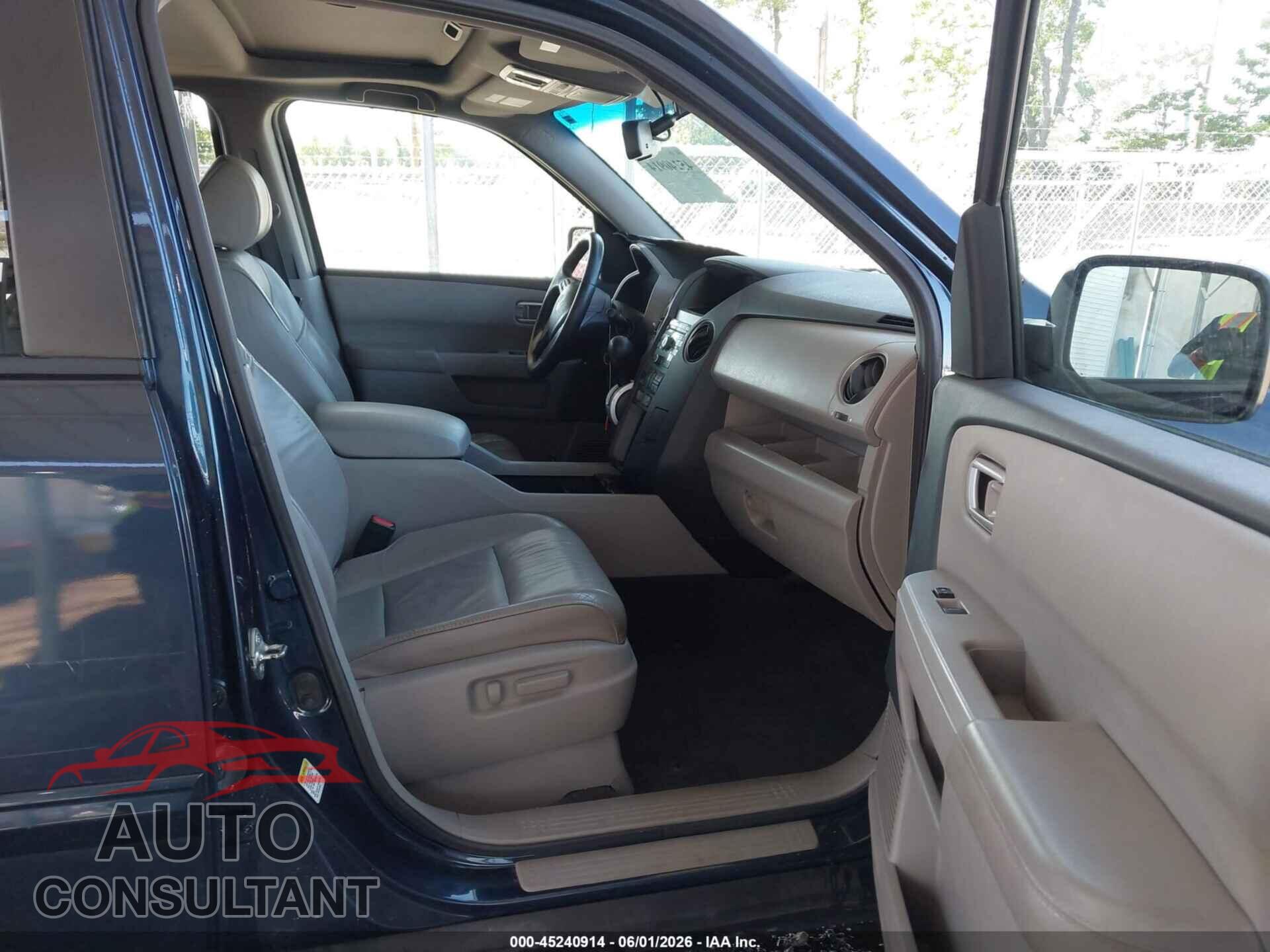 HONDA PILOT 2011 - 5FNYF4H50BB065198
