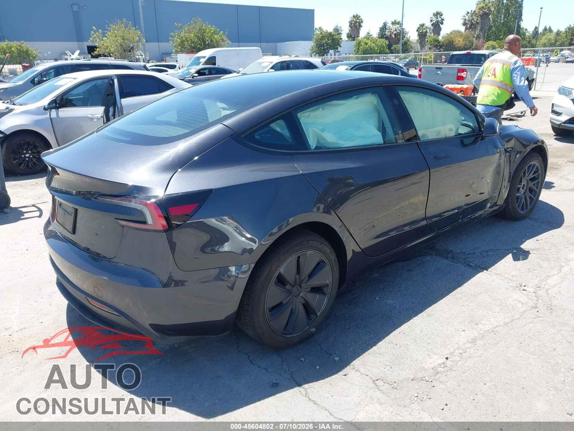 TESLA MODEL 3 2025 - 5YJ3E1EAXSF057851