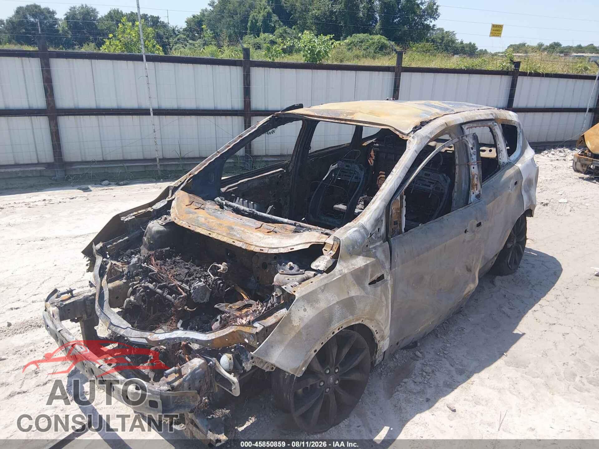 FORD ESCAPE 2017 - 1FMCU0G98HUB88756