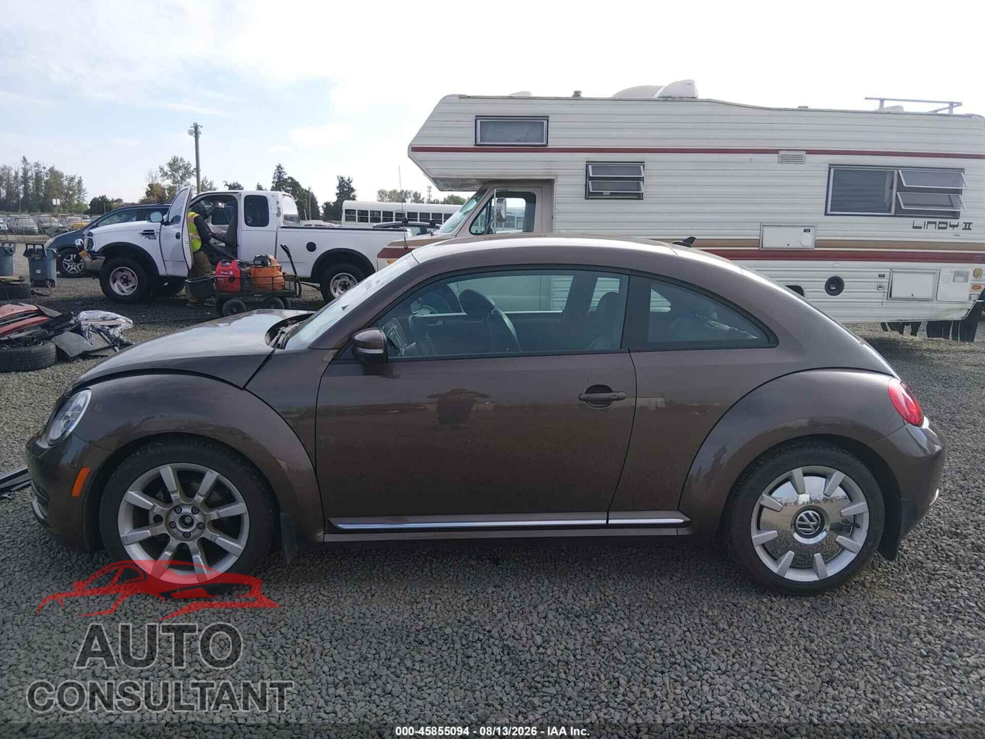 VOLKSWAGEN BEETLE 2012 - 3VWJP7AT8CM660982
