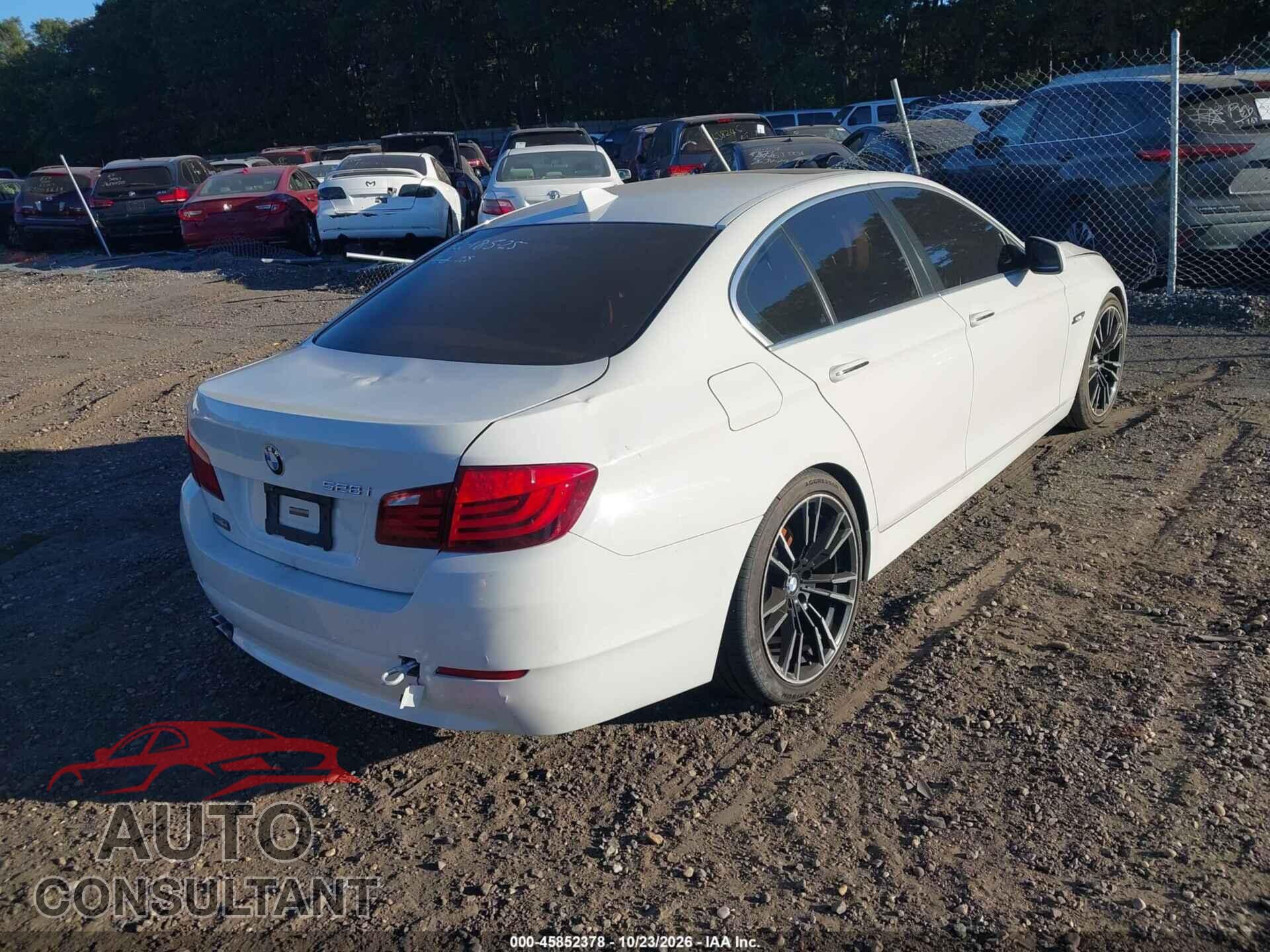 BMW 528I 2011 - WBAFR1C52BC744436