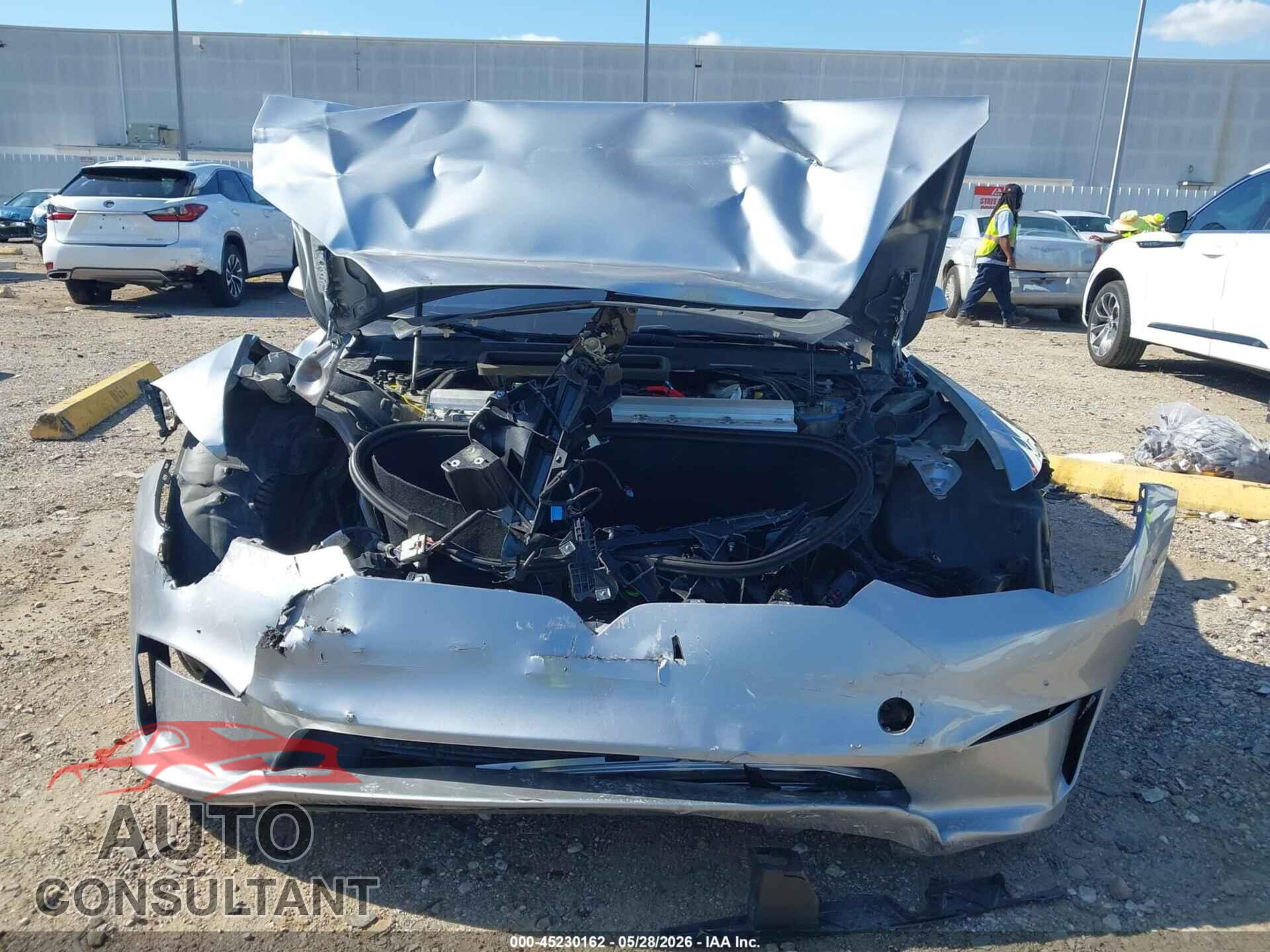 TESLA MODEL S 2024 - 5YJSA1E54RF542877