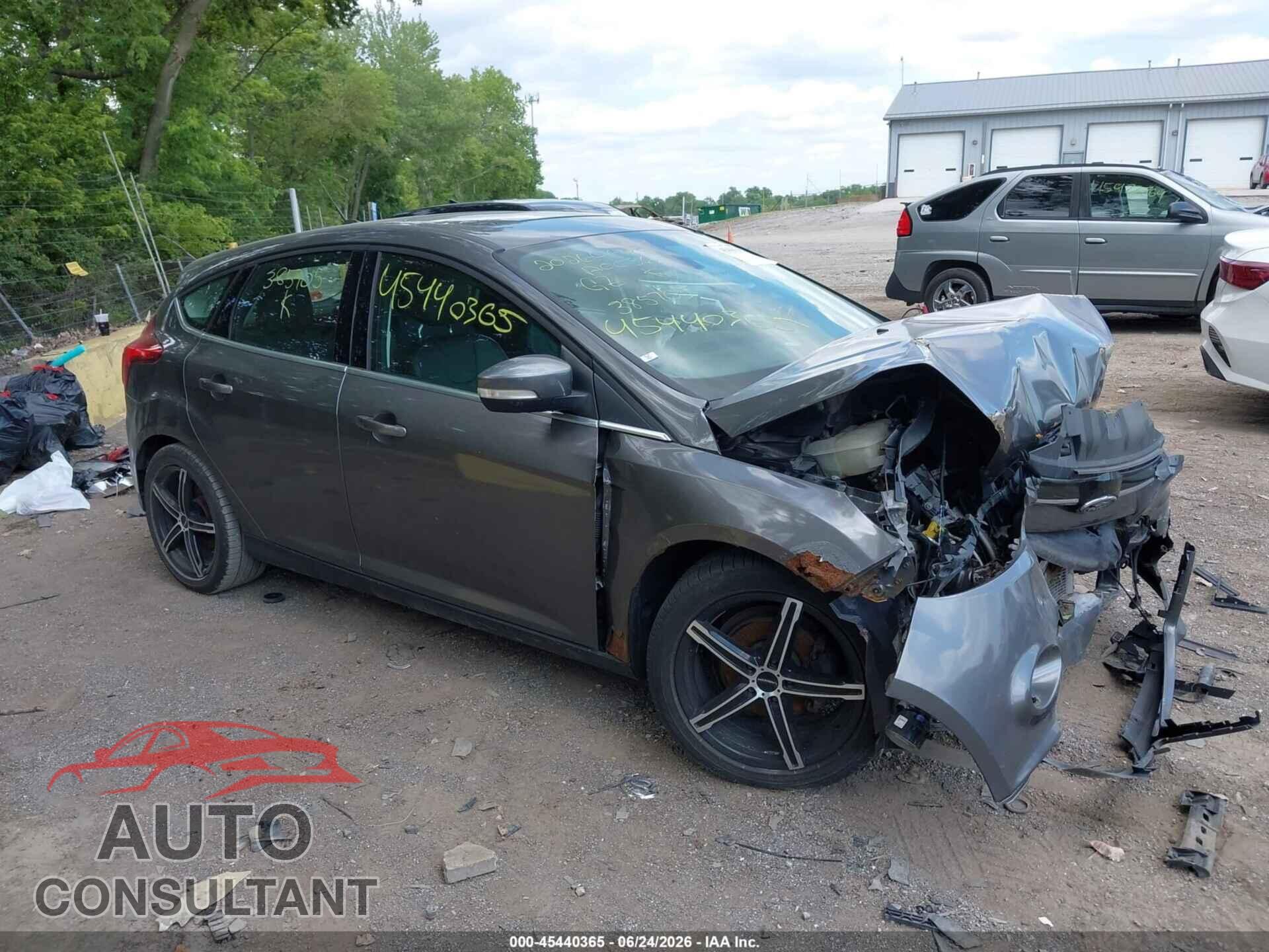 FORD FOCUS 2012 - 1FAHP3N25CL385705