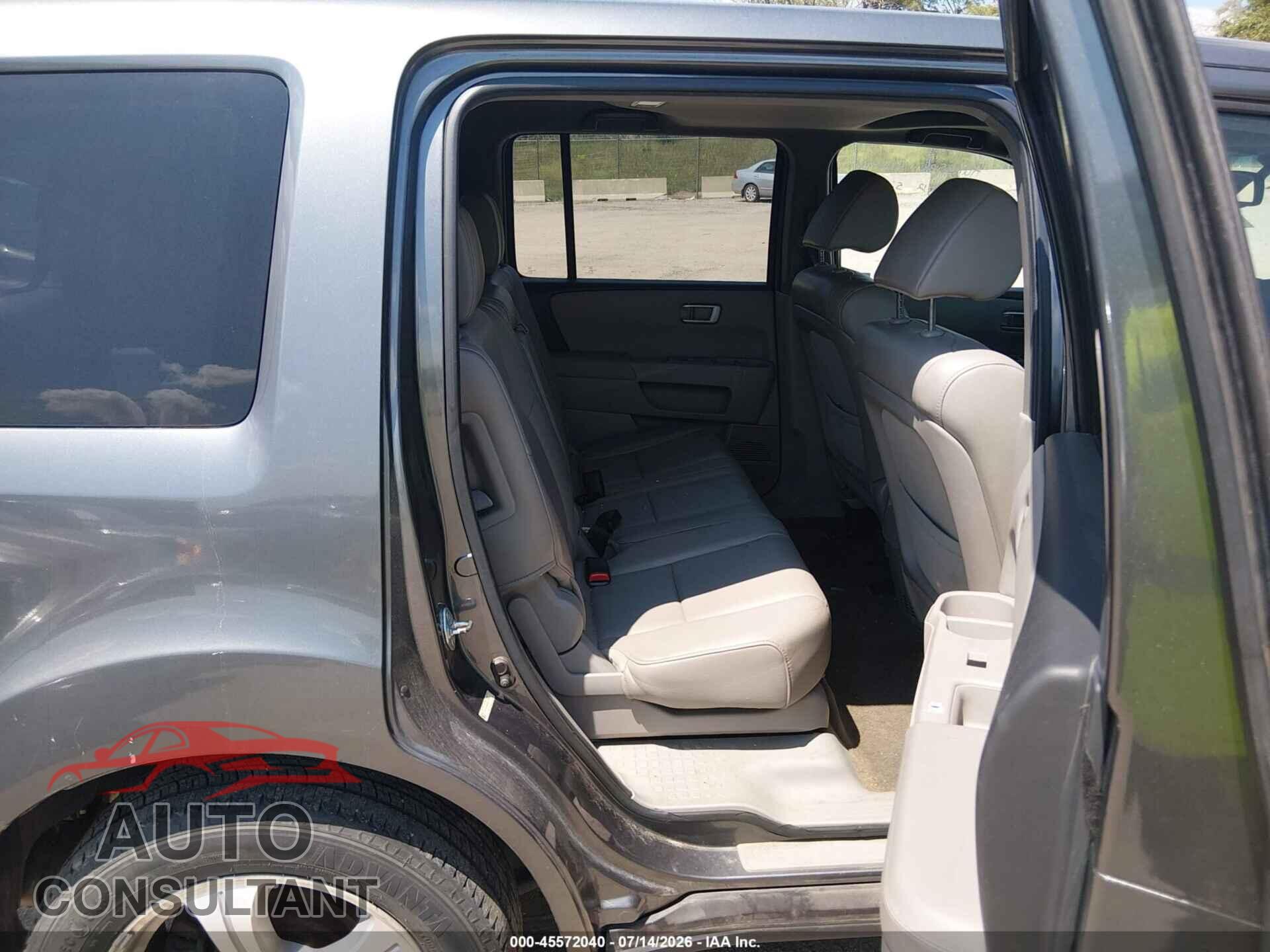 HONDA PILOT 2013 - 5FNYF4H56DB051096
