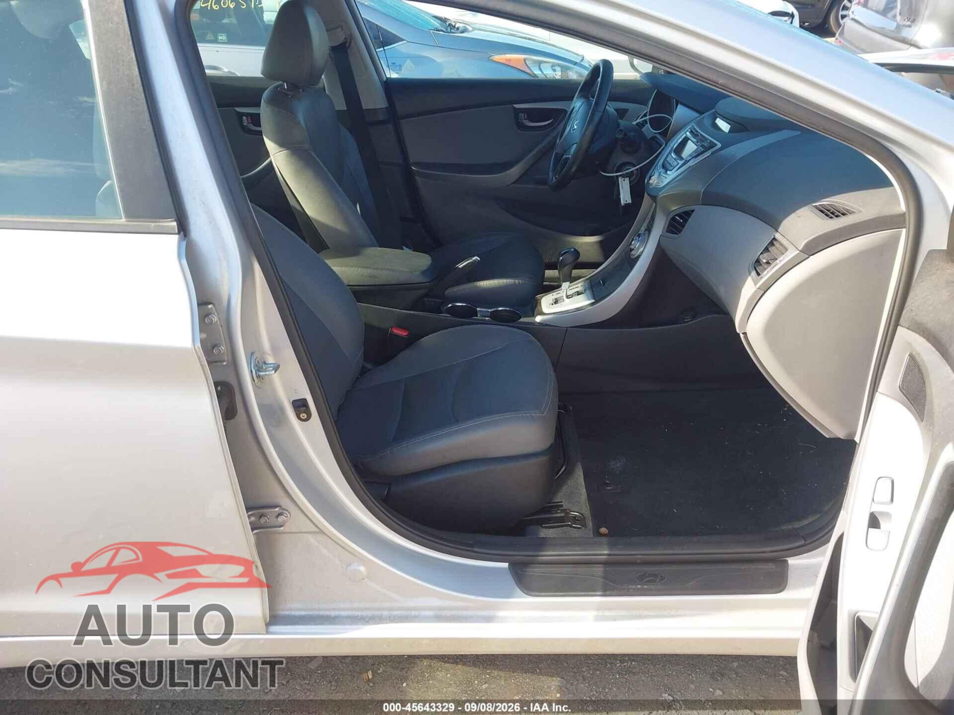 HYUNDAI ELANTRA 2012 - KMHDH4AE3CU250577