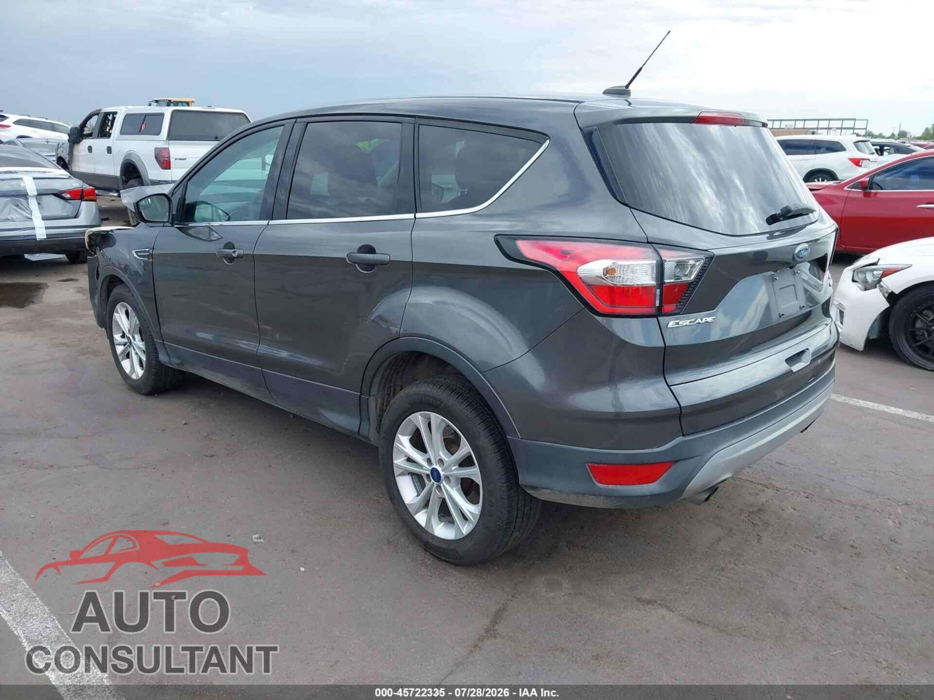 FORD ESCAPE 2017 - 1FMCU0GD5HUD77045