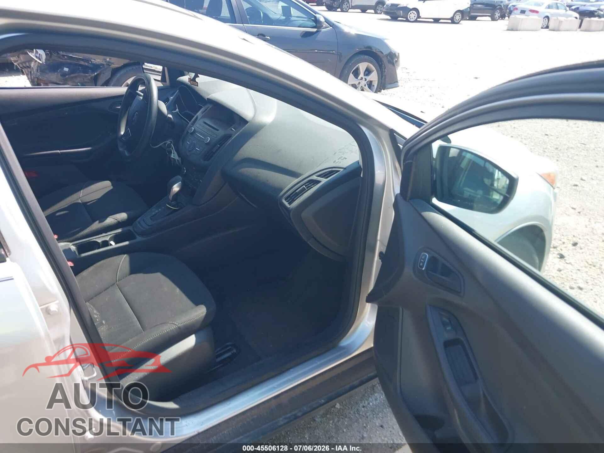 FORD FOCUS 2017 - 1FADP3E20HL221719