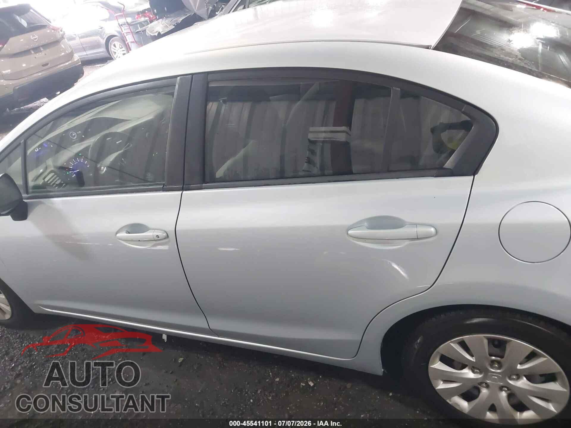HONDA CIVIC 2012 - 2HGFB2F56CH551277