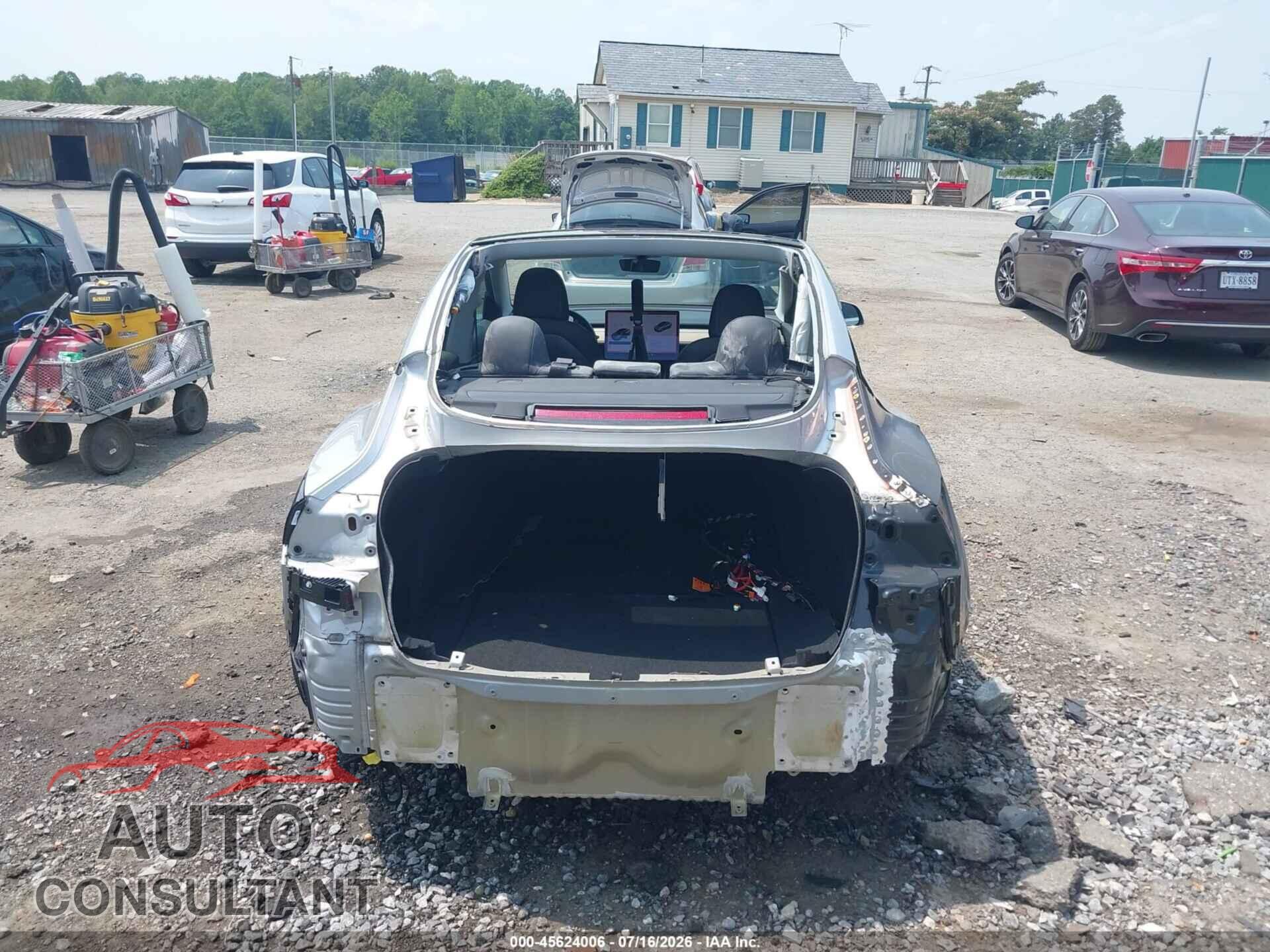 TESLA MODEL 3 2018 - 5YJ3E1EA5JF060865