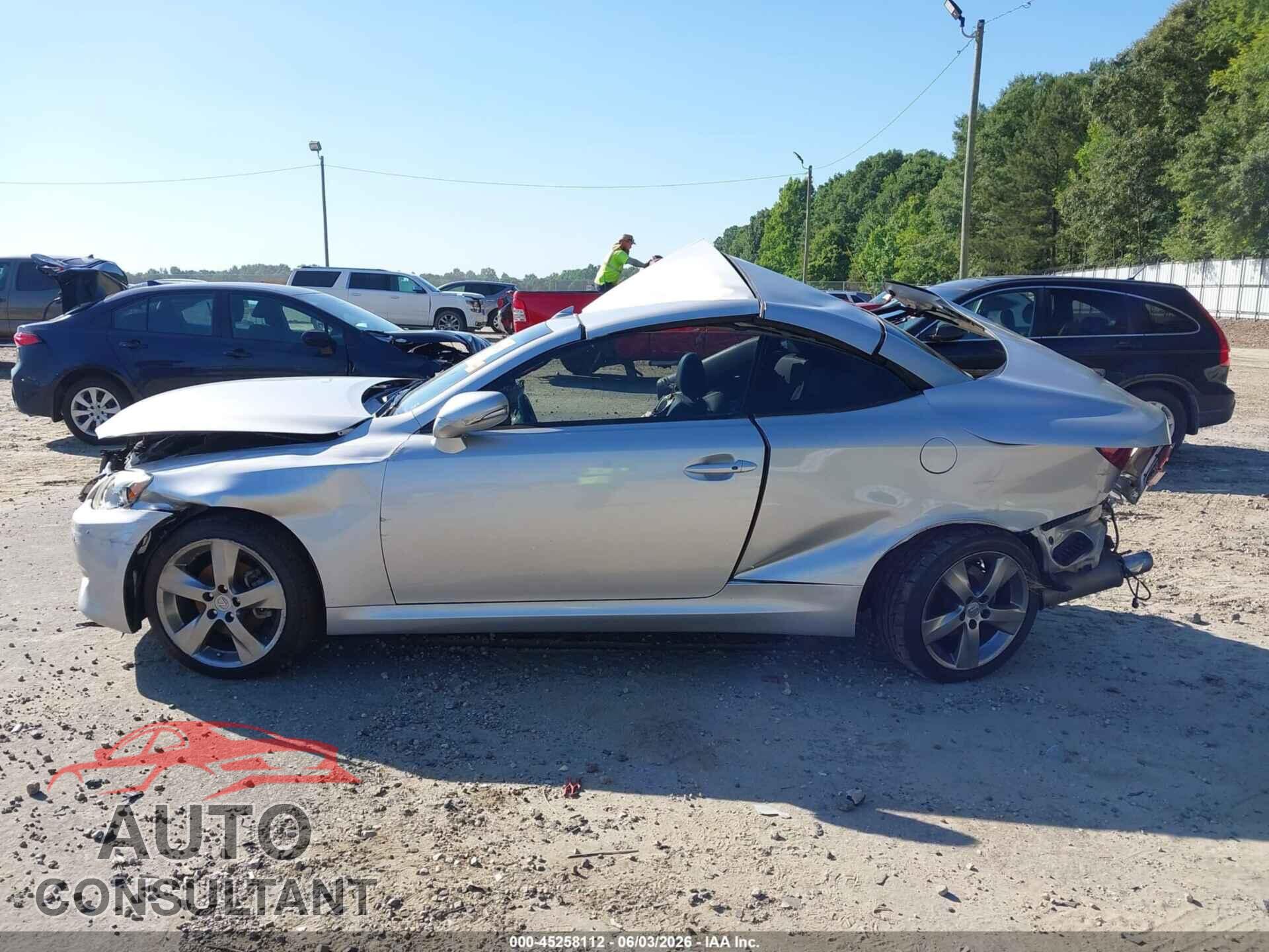 LEXUS IS 250C 2010 - JTHFF2C22A2510940