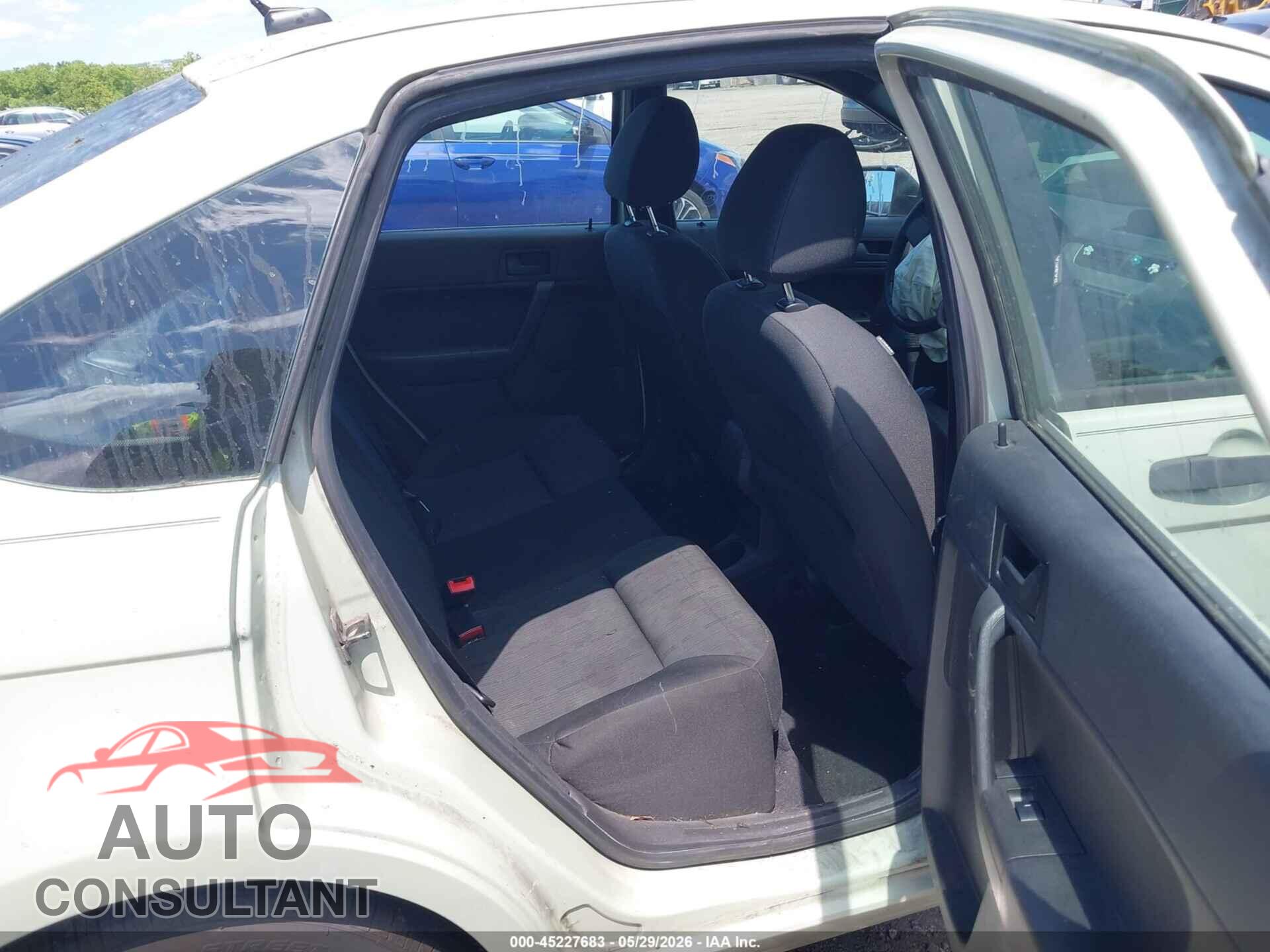 FORD FOCUS 2010 - 1FAHP3FN1AW112071