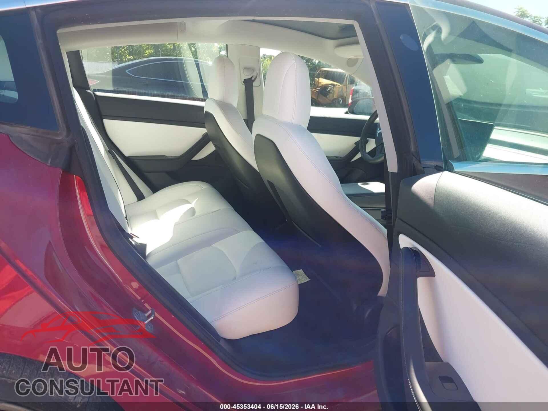 TESLA MODEL 3 2019 - 5YJ3E1EB6KF472688