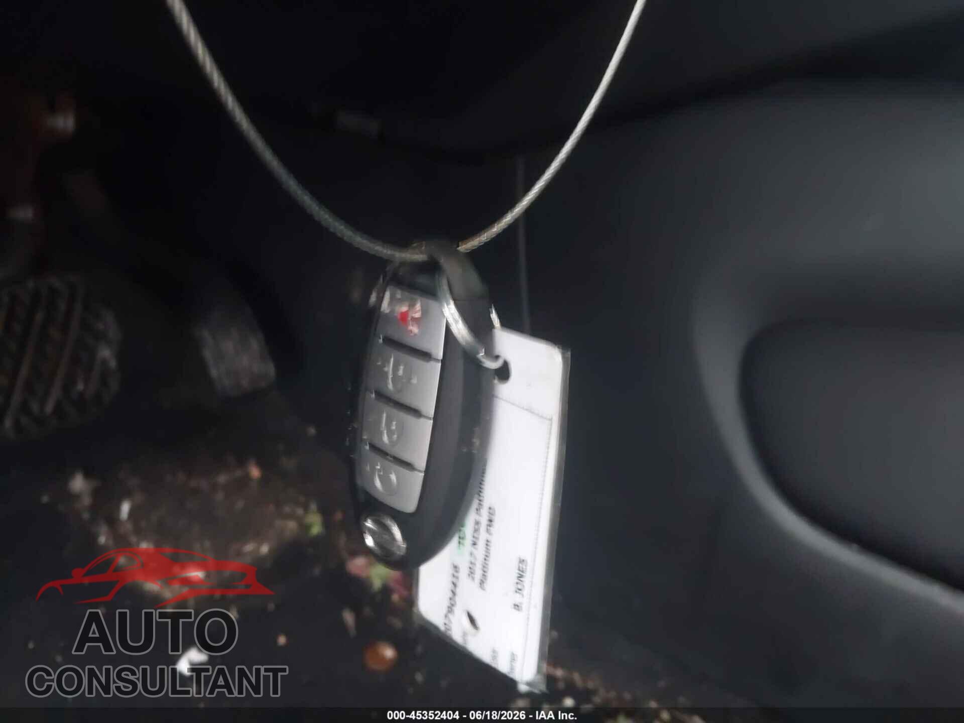 NISSAN PATHFINDER 2017 - 5N1DR2MN8HC686495