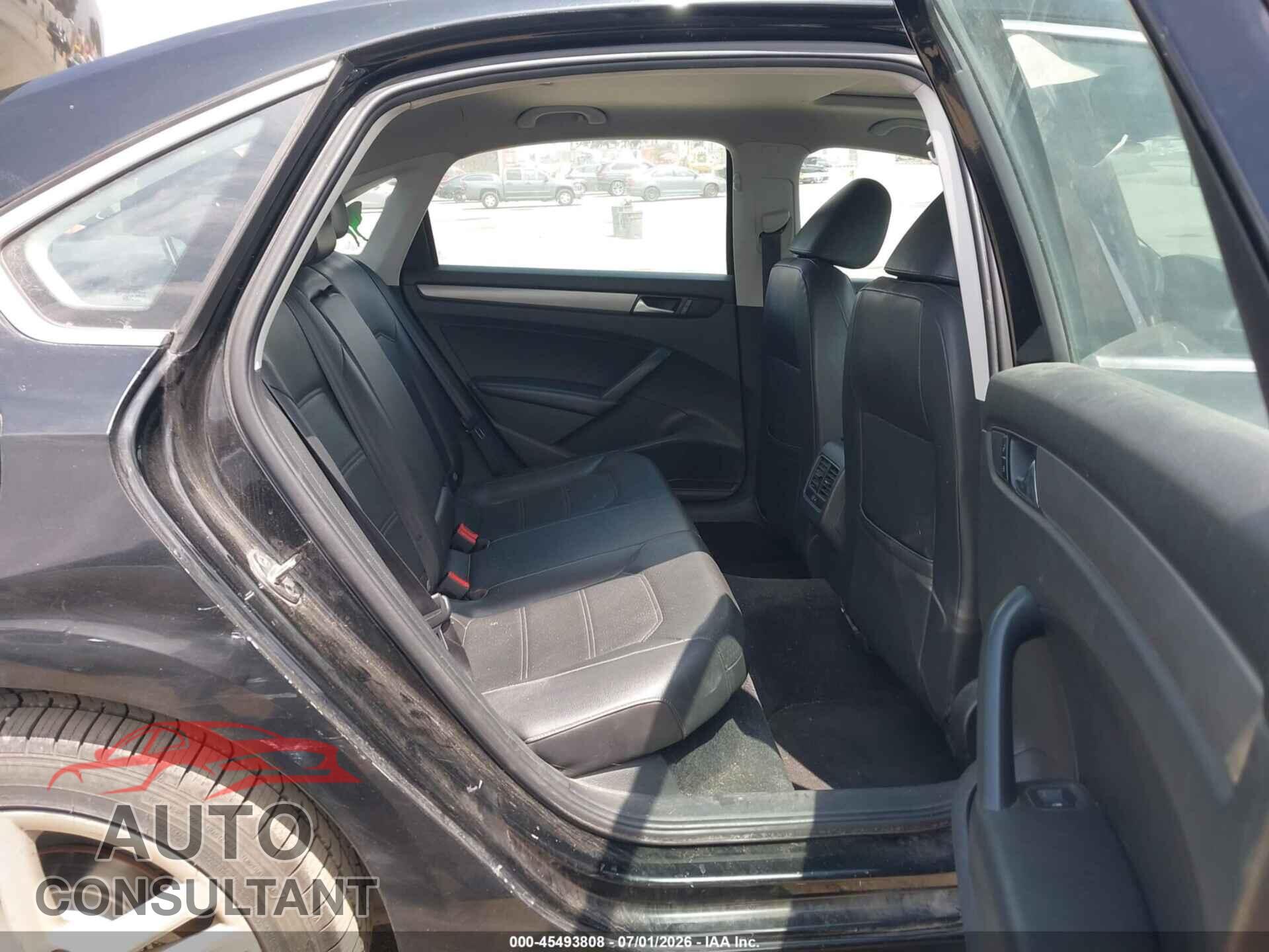 VOLKSWAGEN PASSAT 2015 - 1VWBV7A34FC036290