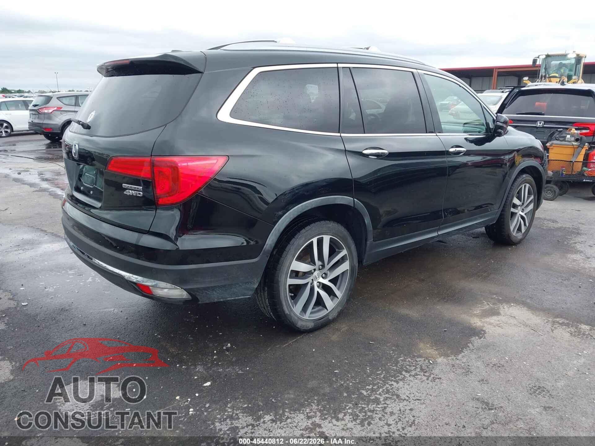 HONDA PILOT 2017 - 5FNYF6H97HB101542