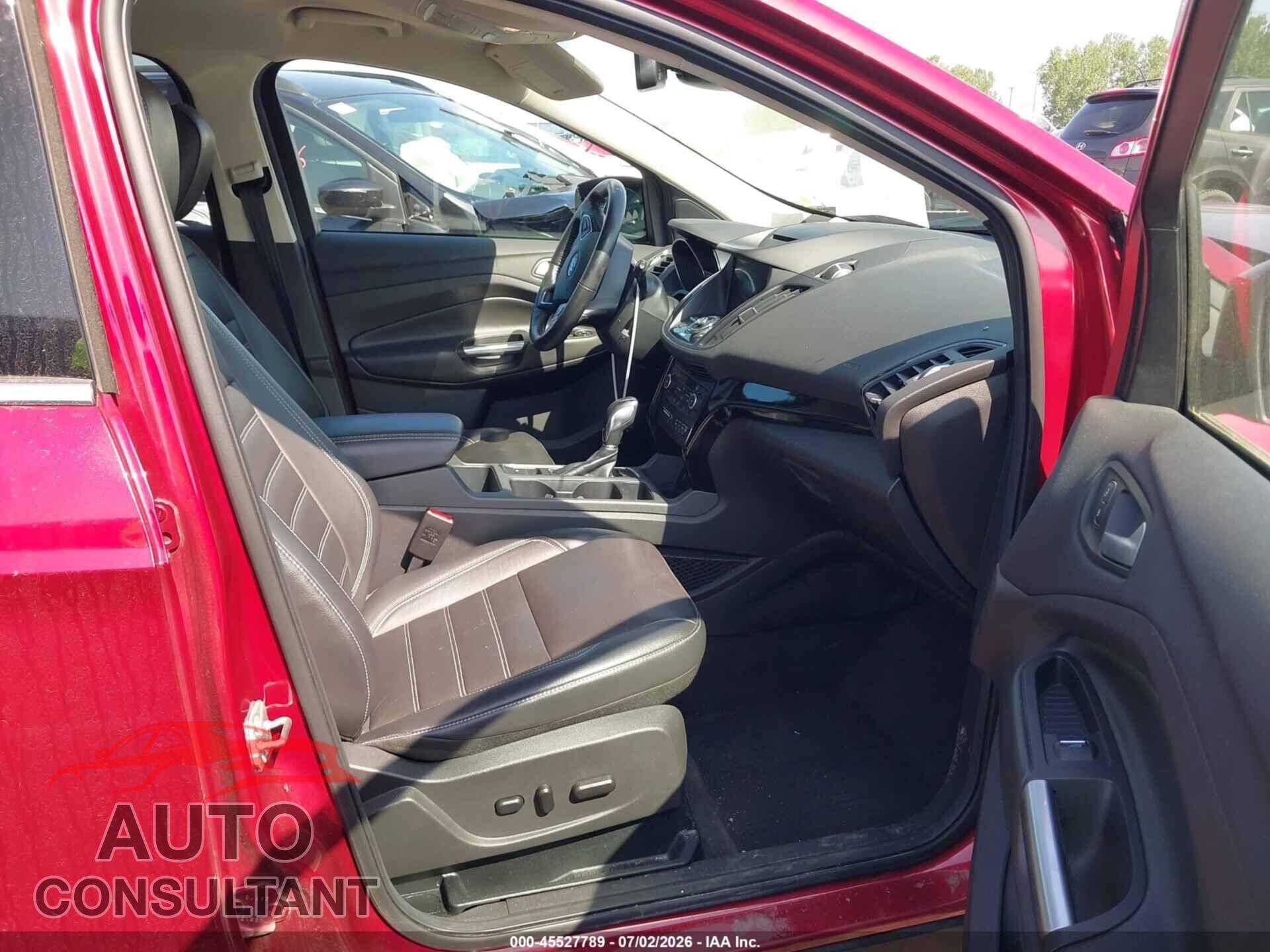 FORD ESCAPE 2018 - 1FMCU9J92JUB94037