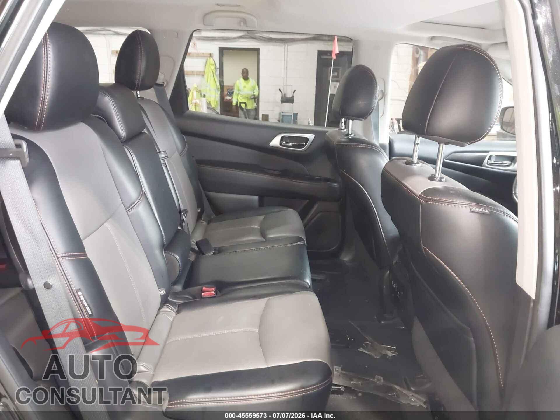 NISSAN PATHFINDER 2019 - 5N1DR2MM4KC636384