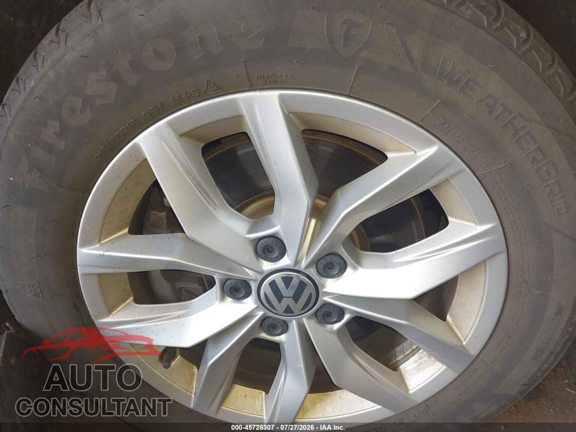 VOLKSWAGEN PASSAT 2017 - 1VWAT7A37HC086251