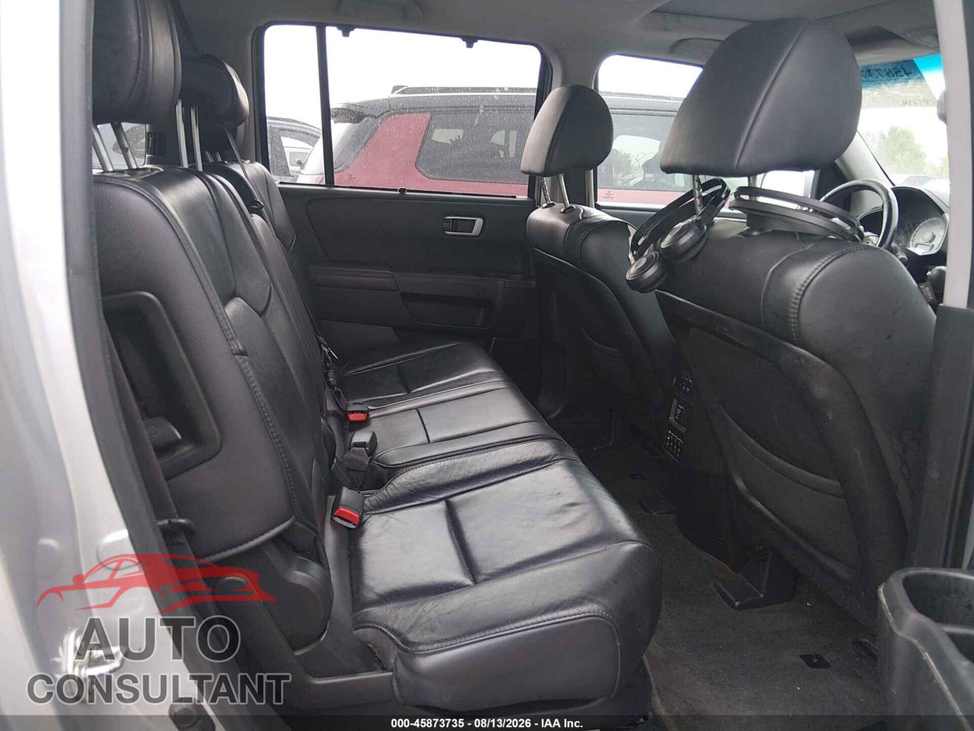 HONDA PILOT 2015 - 5FNYF4H99FB011066