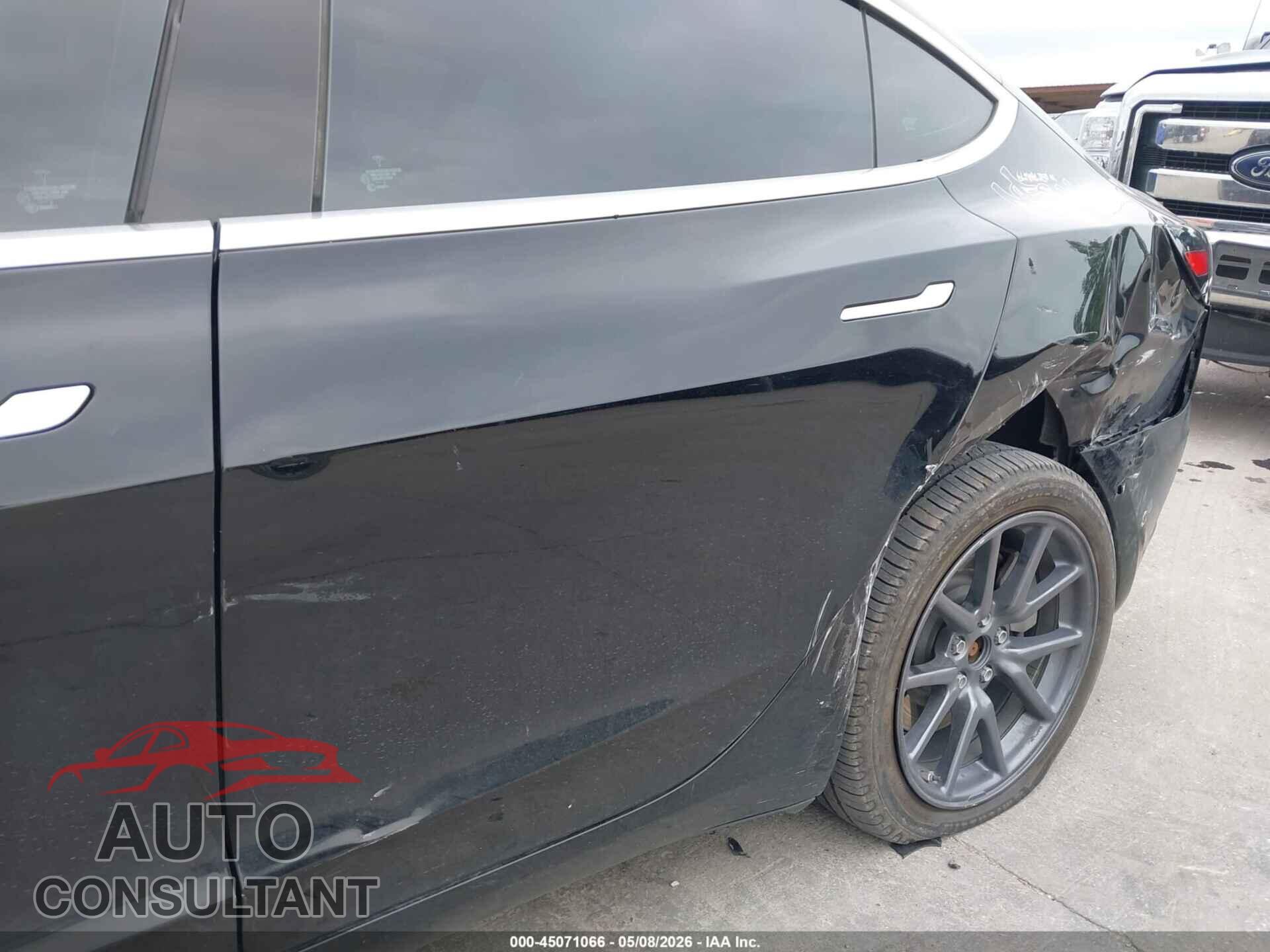 TESLA MODEL 3 2019 - 5YJ3E1EA0KF306027