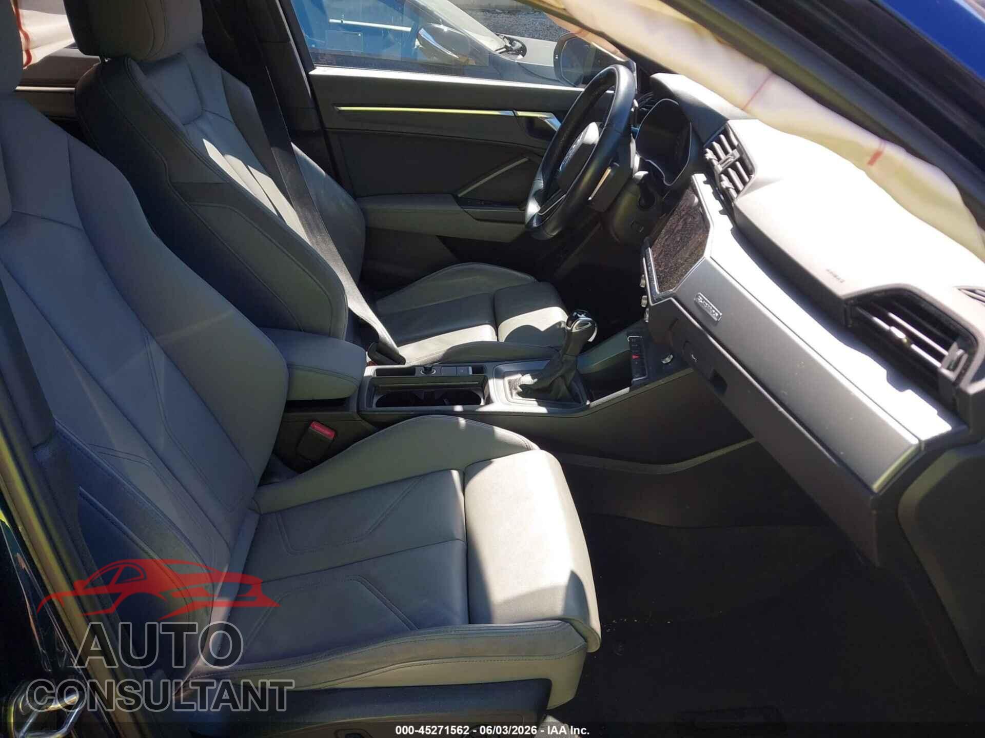 AUDI Q3 2021 - WA1DECF3XM1135874