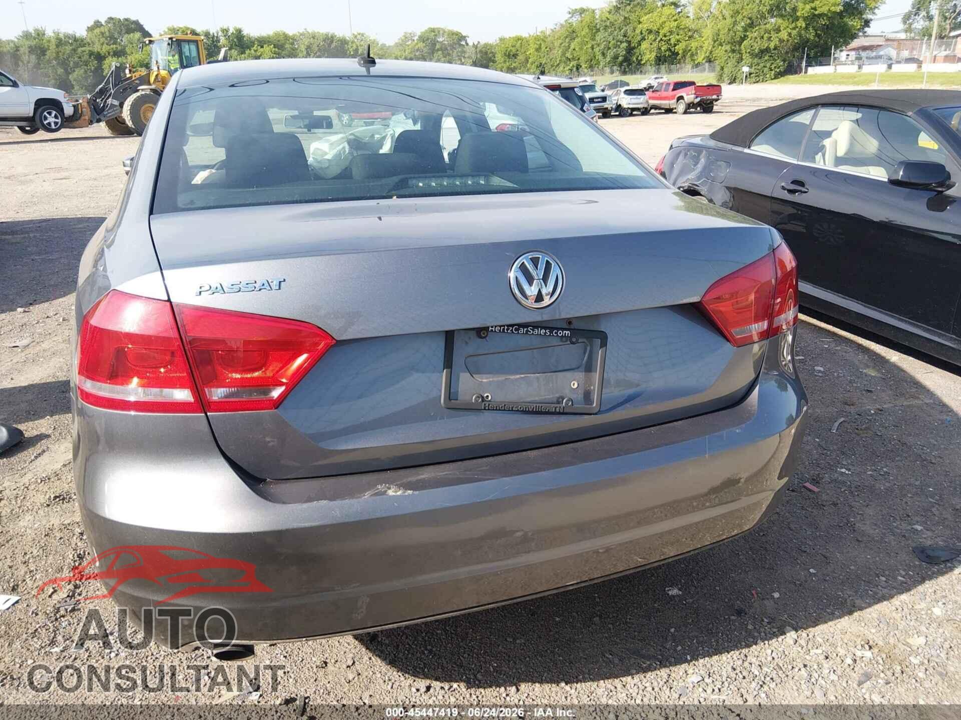 VOLKSWAGEN PASSAT 2013 - 1VWAH7A33DC115529
