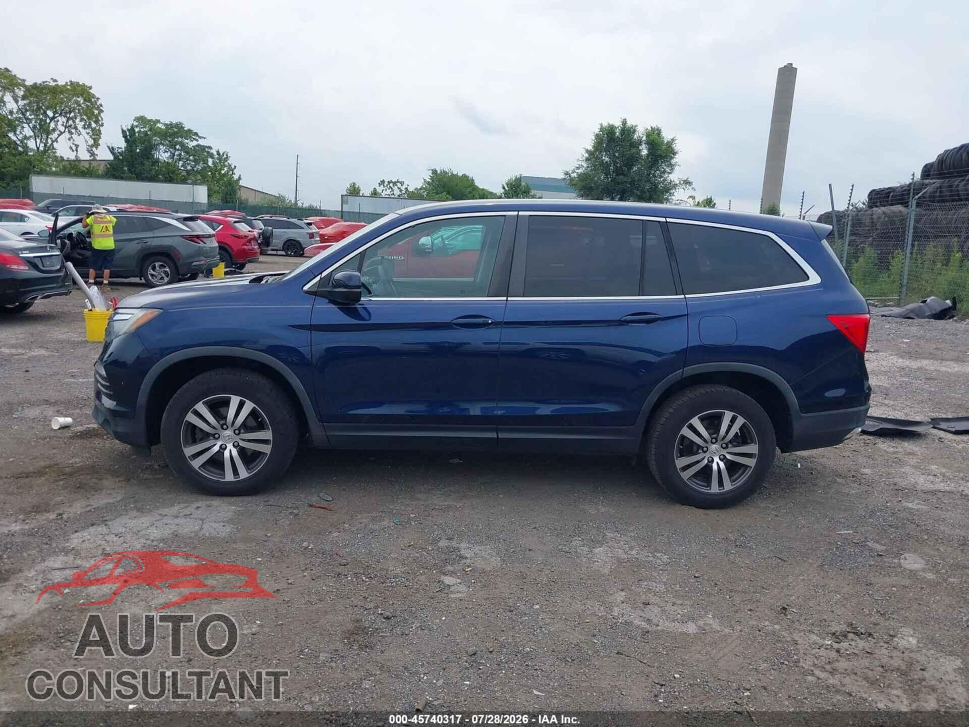 HONDA PILOT 2017 - 5FNYF6H30HB072090
