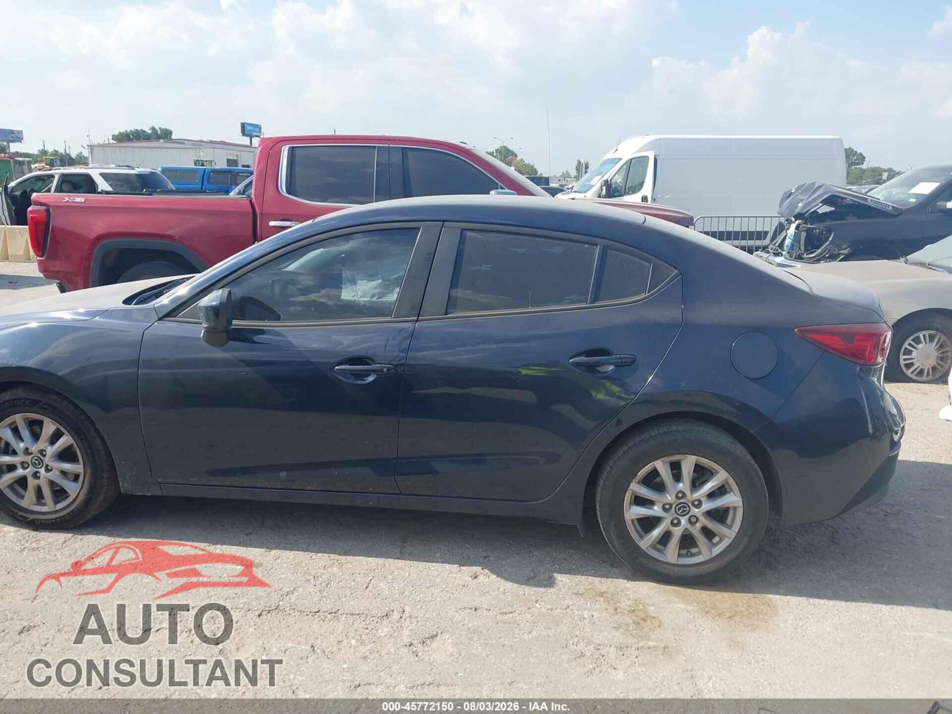 MAZDA MAZDA3 2018 - 3MZBN1U78JM241422