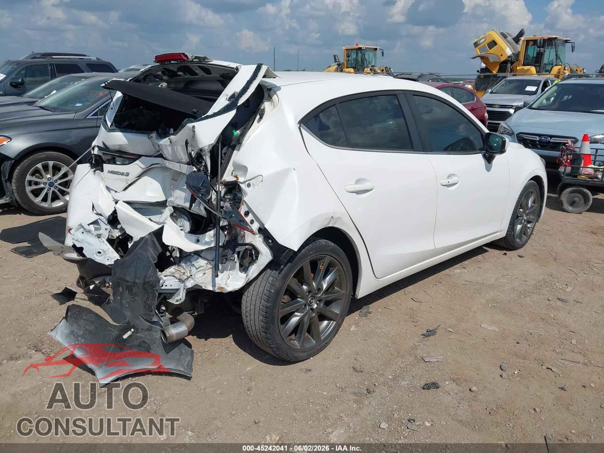 MAZDA MAZDA3 2018 - 3MZBN1L33JM190894