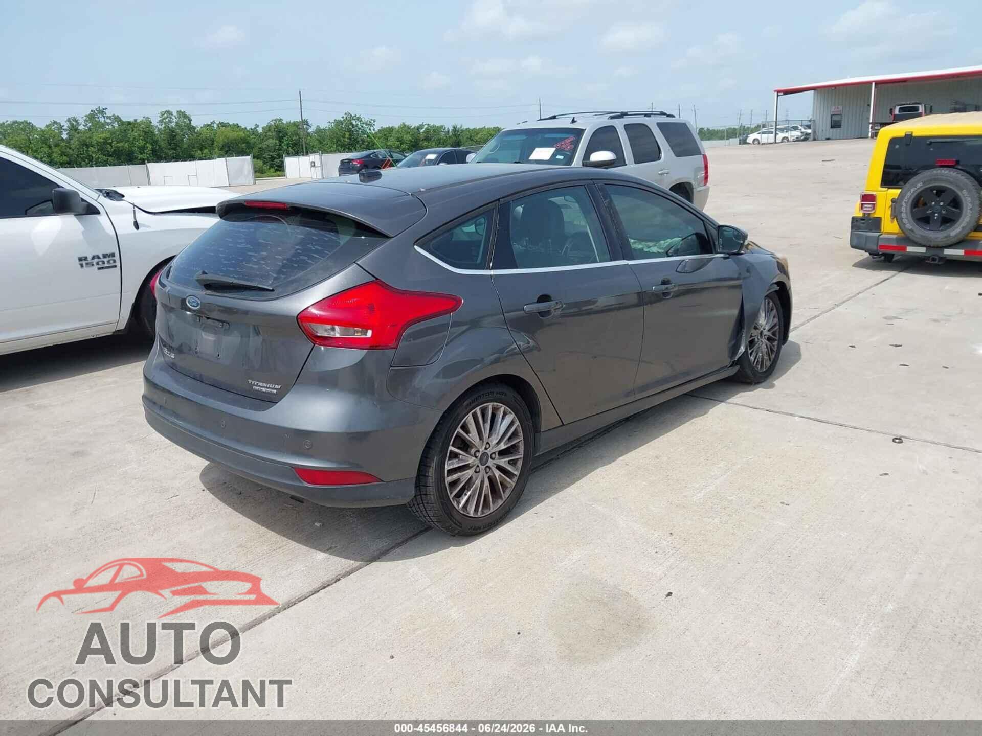 FORD FOCUS 2015 - 1FADP3N29FL387265