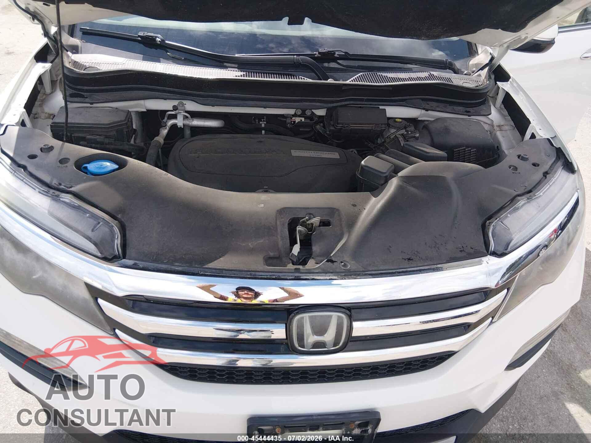HONDA PILOT 2017 - 5FNYF6H97HB002235