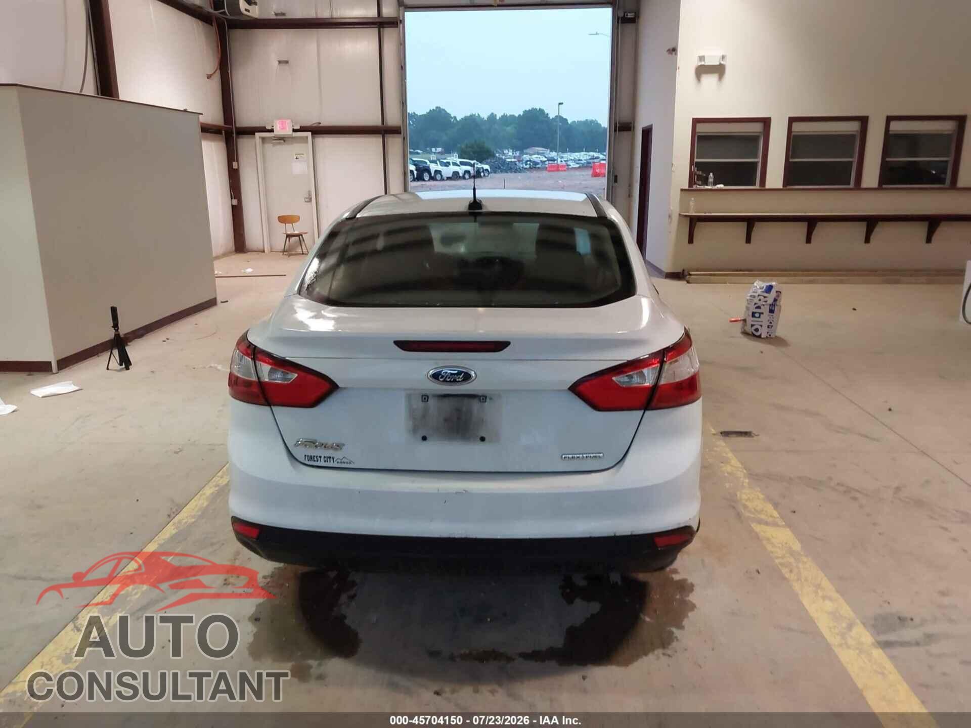 FORD FOCUS 2014 - 1FADP3E20EL323257
