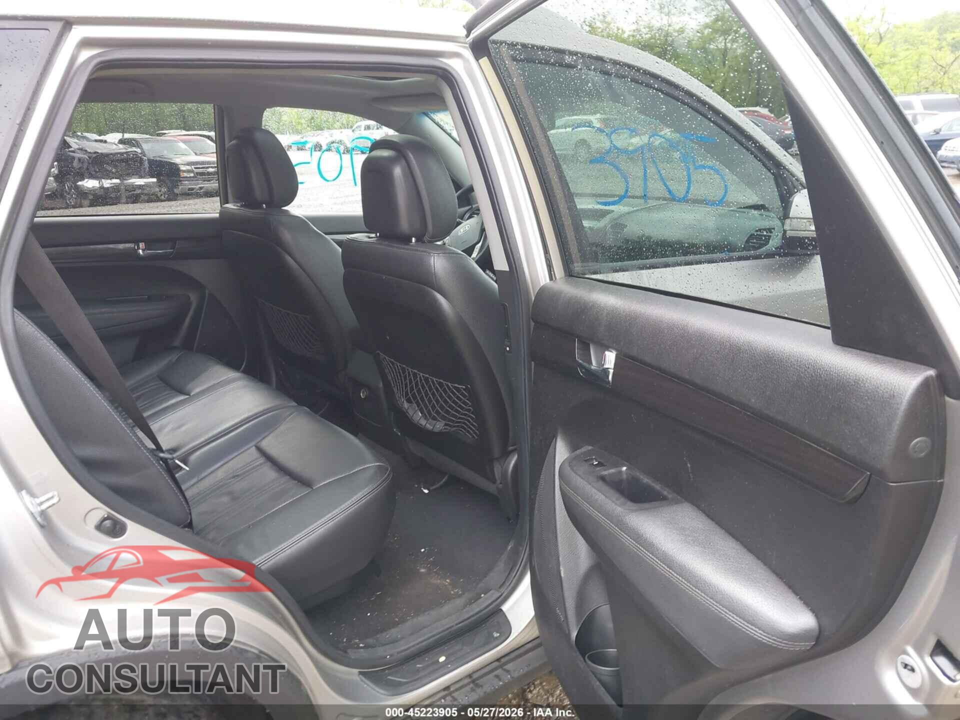 KIA SORENTO 2013 - 5XYKUDA2XDG361658