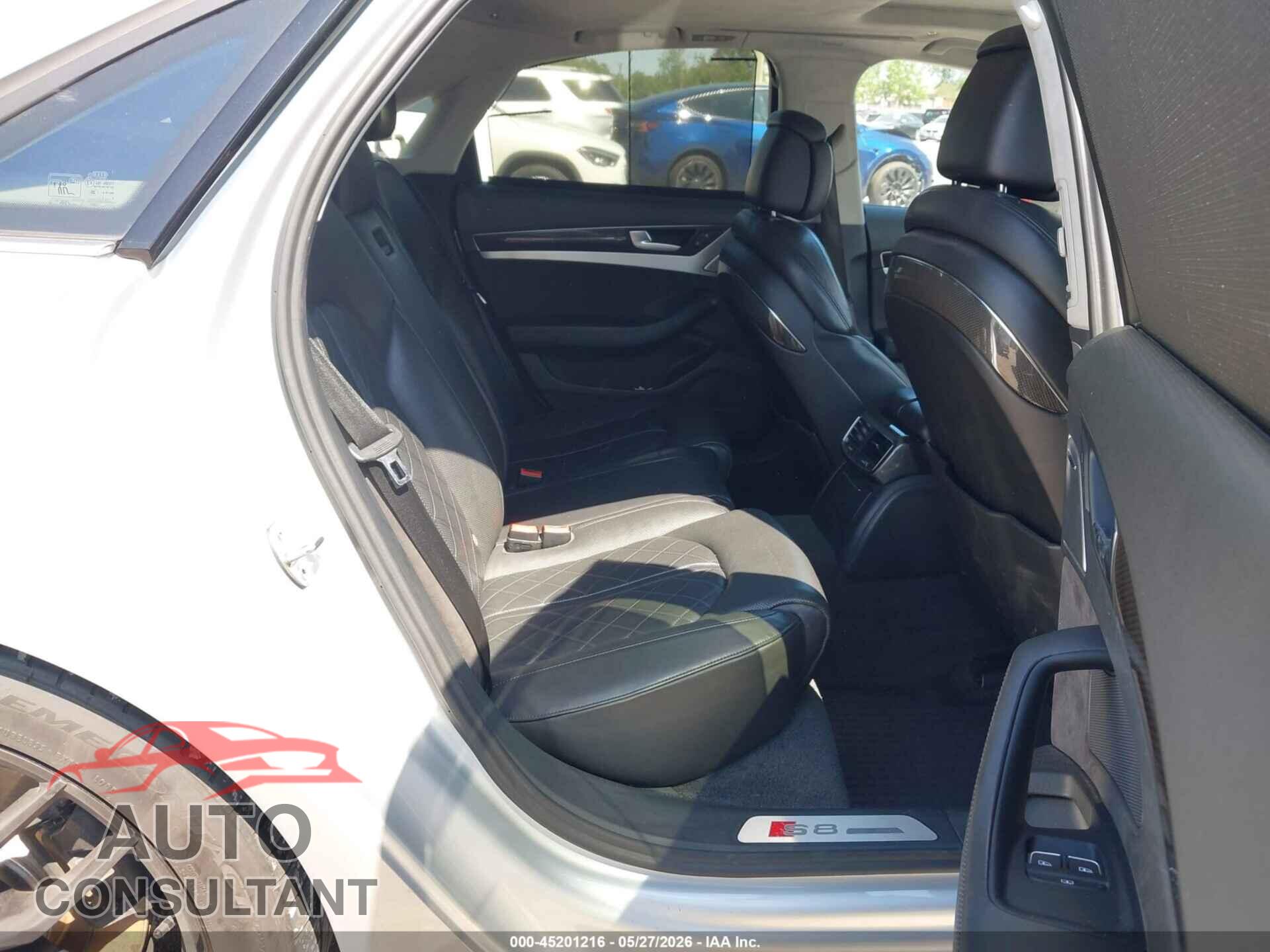 AUDI S8 2013 - WAUD2AFD2DN009154