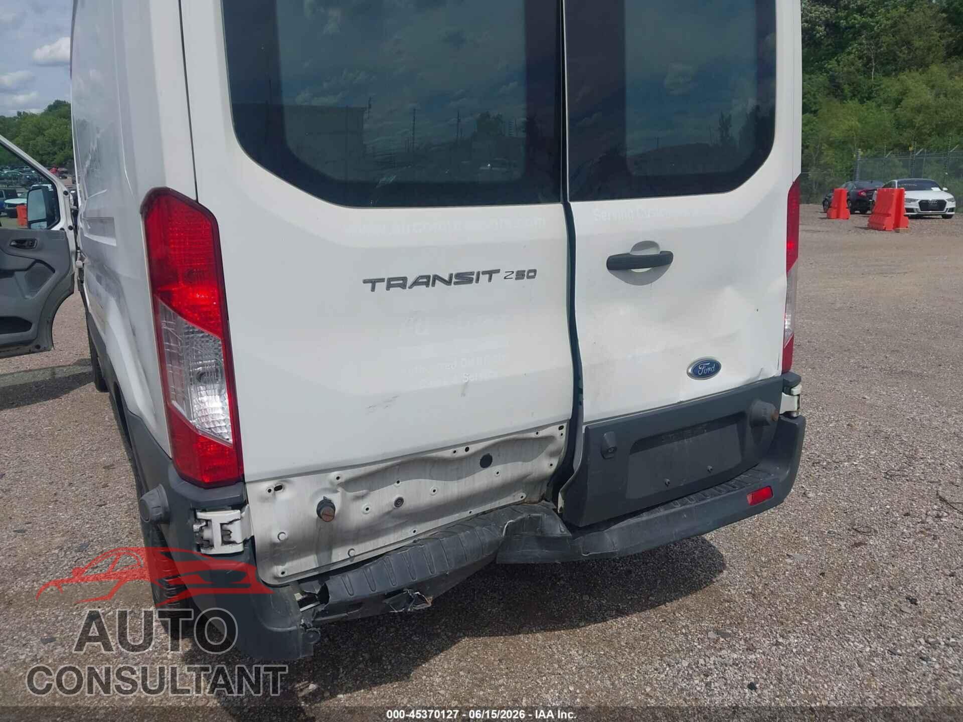 FORD TRANSIT-250 2015 - 1FTNR2CM3FKA59093