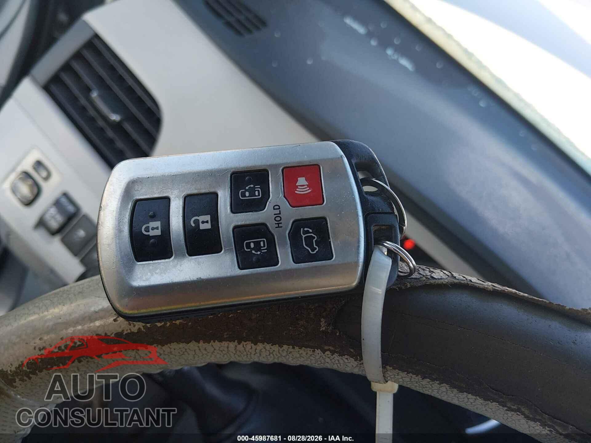 TOYOTA SIENNA 2013 - 5TDYK3DC8DS290803