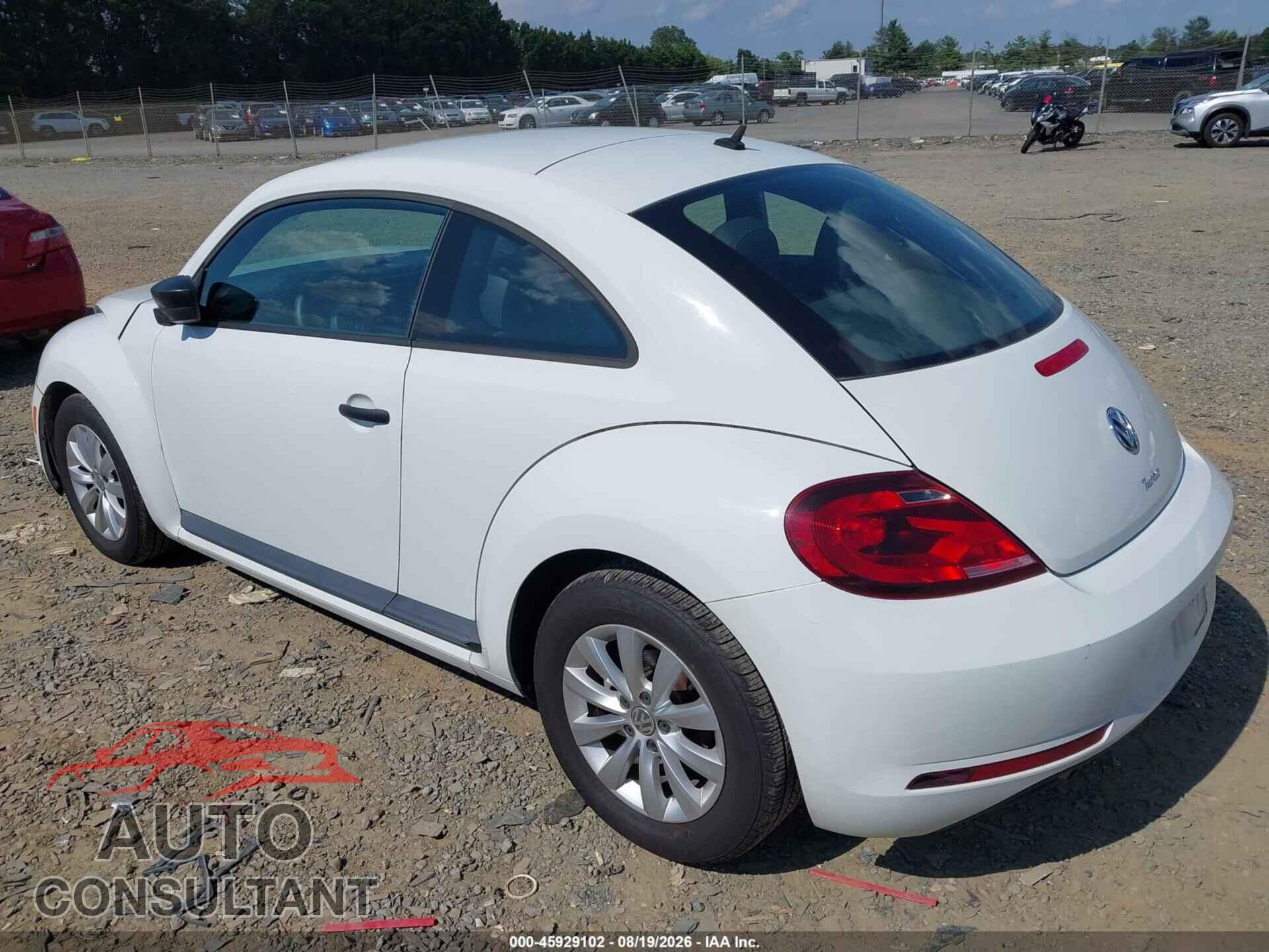VOLKSWAGEN BEETLE 2017 - 3VWF17AT1HM628194