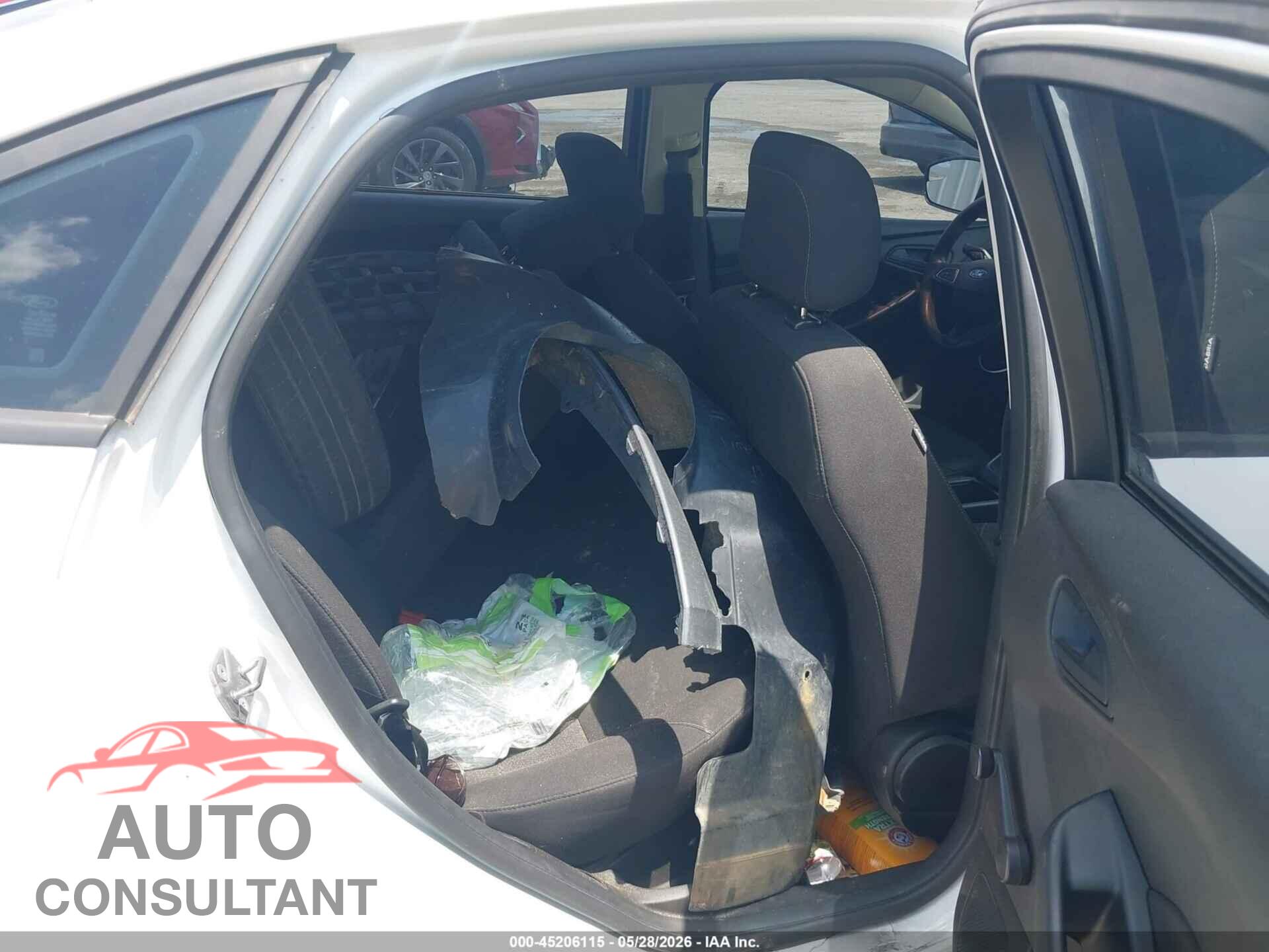 FORD FOCUS 2017 - 1FADP3E24HL262340