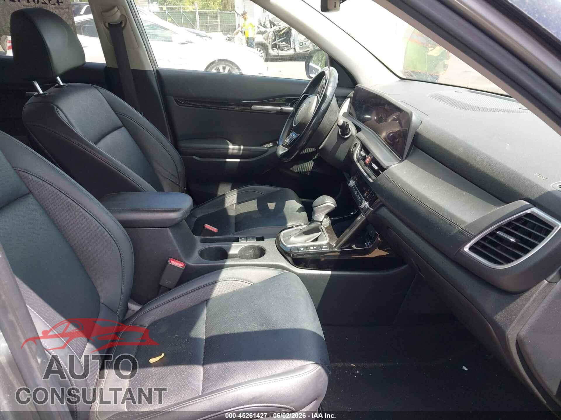 KIA SELTOS 2024 - KNDETCA74R7498492