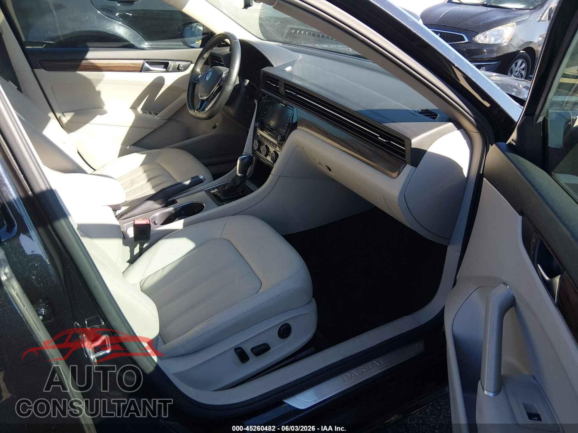 VOLKSWAGEN PASSAT 2020 - 1VWCA7A36LC016702